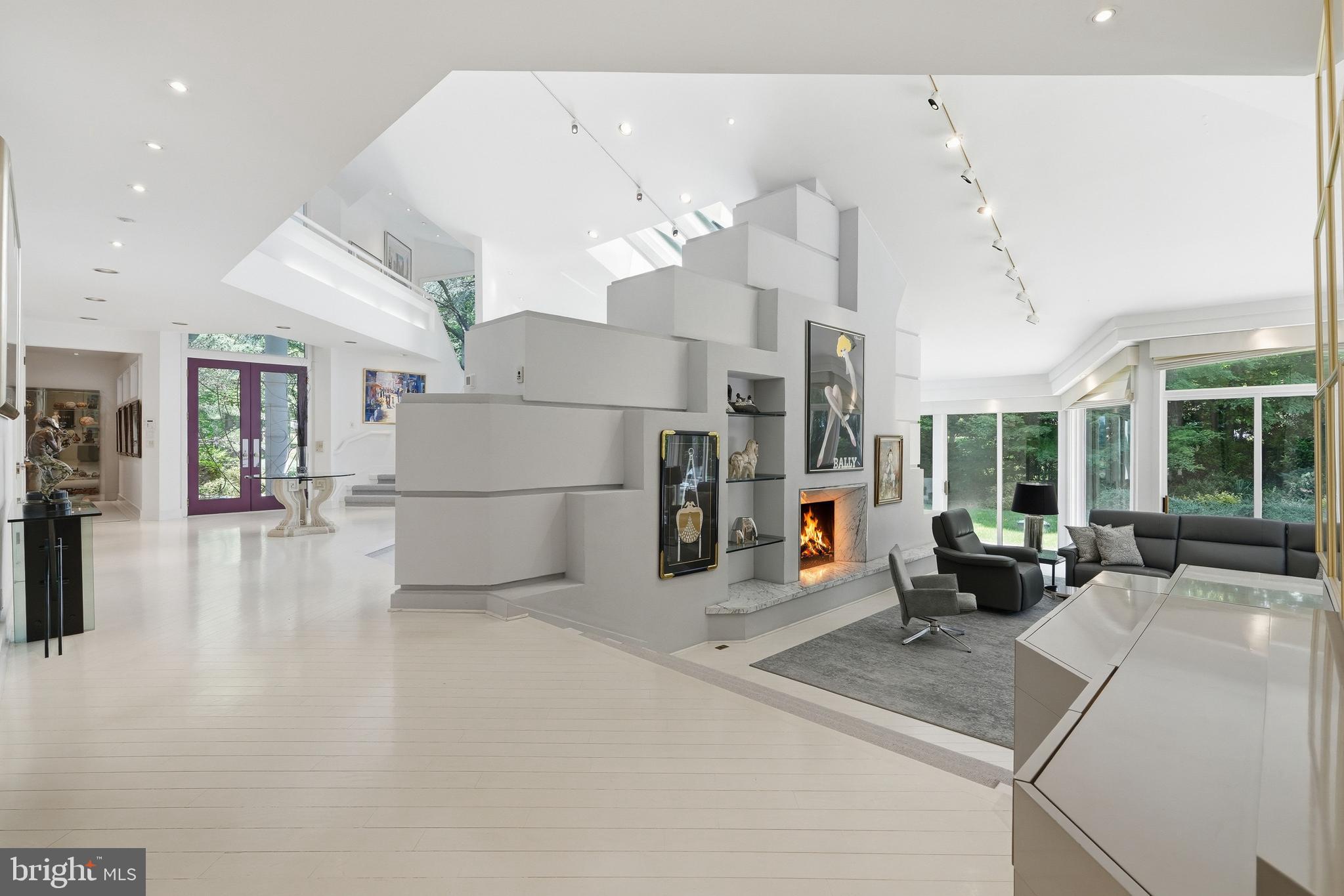 POTOMAC OUTSIDE - Residential