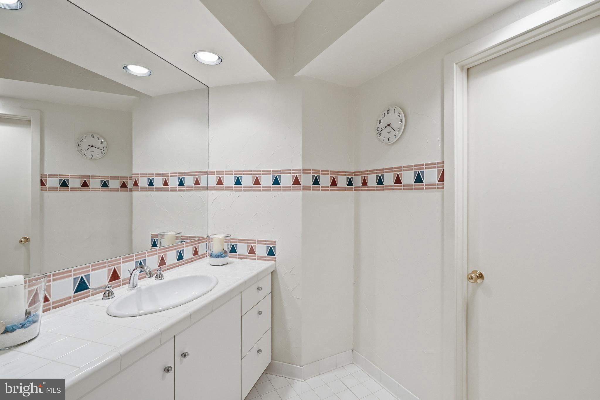 POTOMAC OUTSIDE - Residential