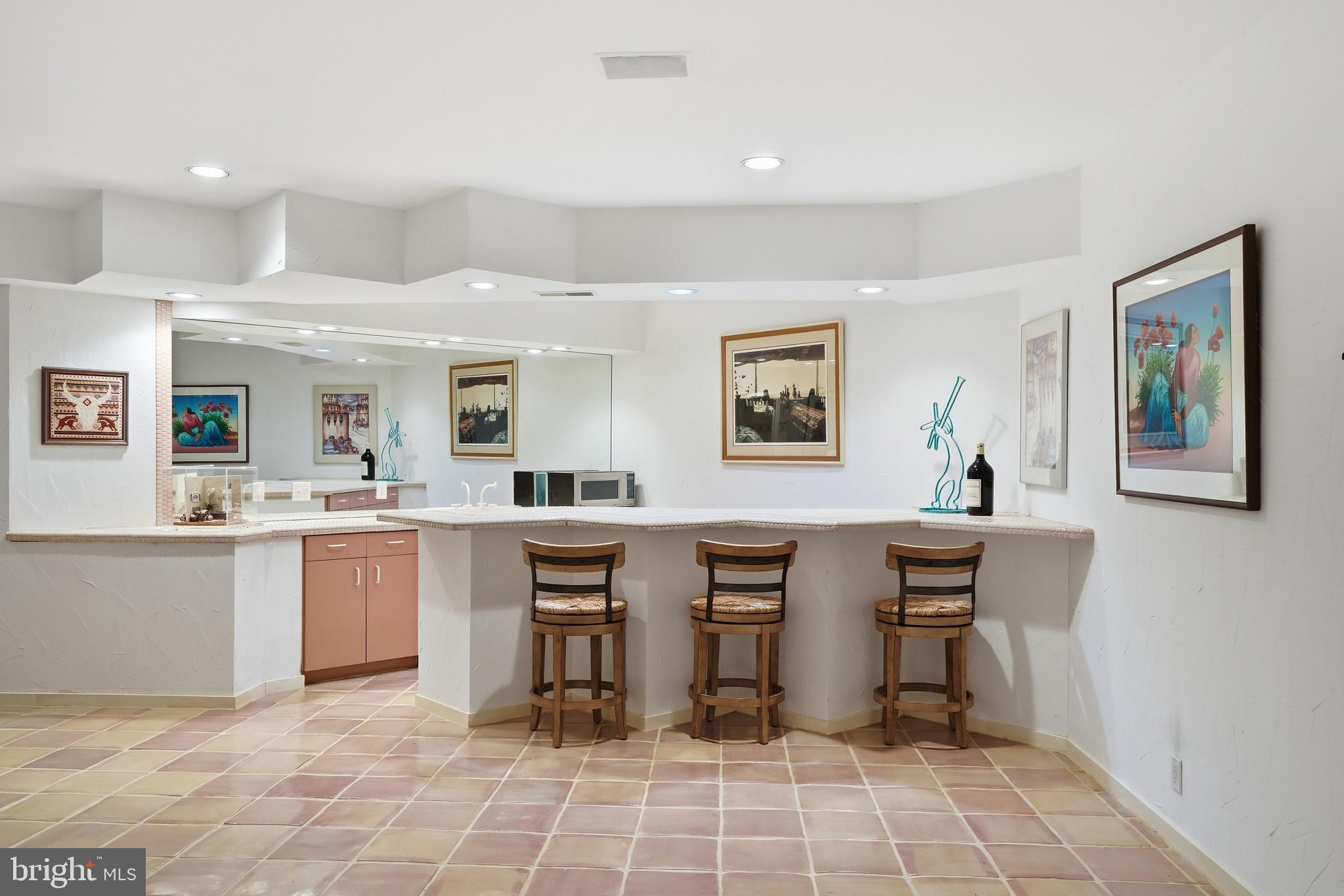 POTOMAC OUTSIDE - Residential