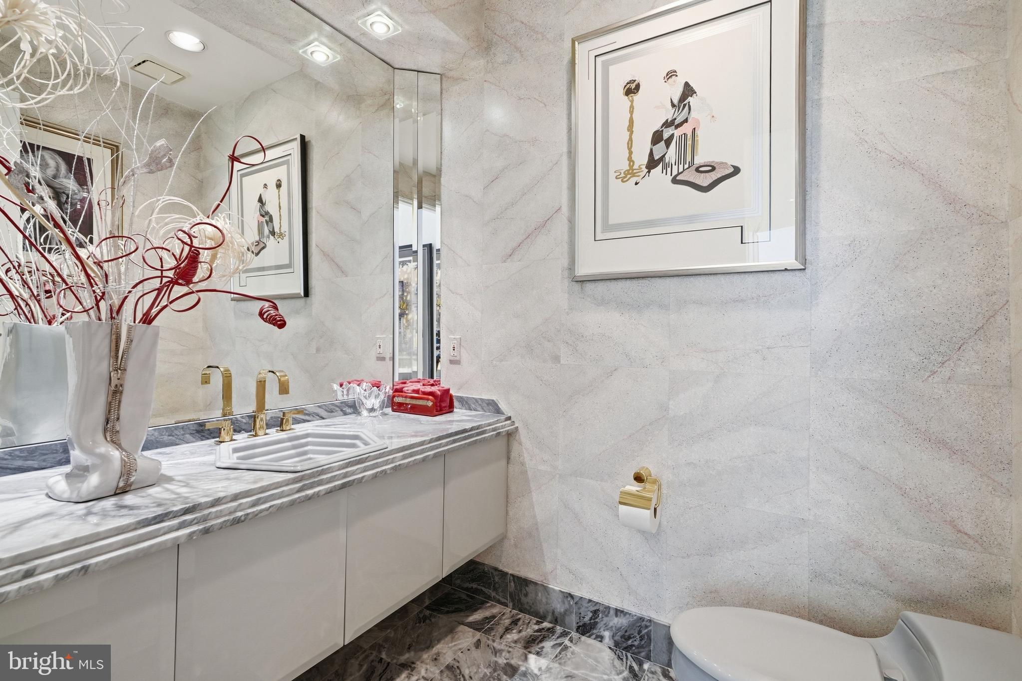 POTOMAC OUTSIDE - Residential