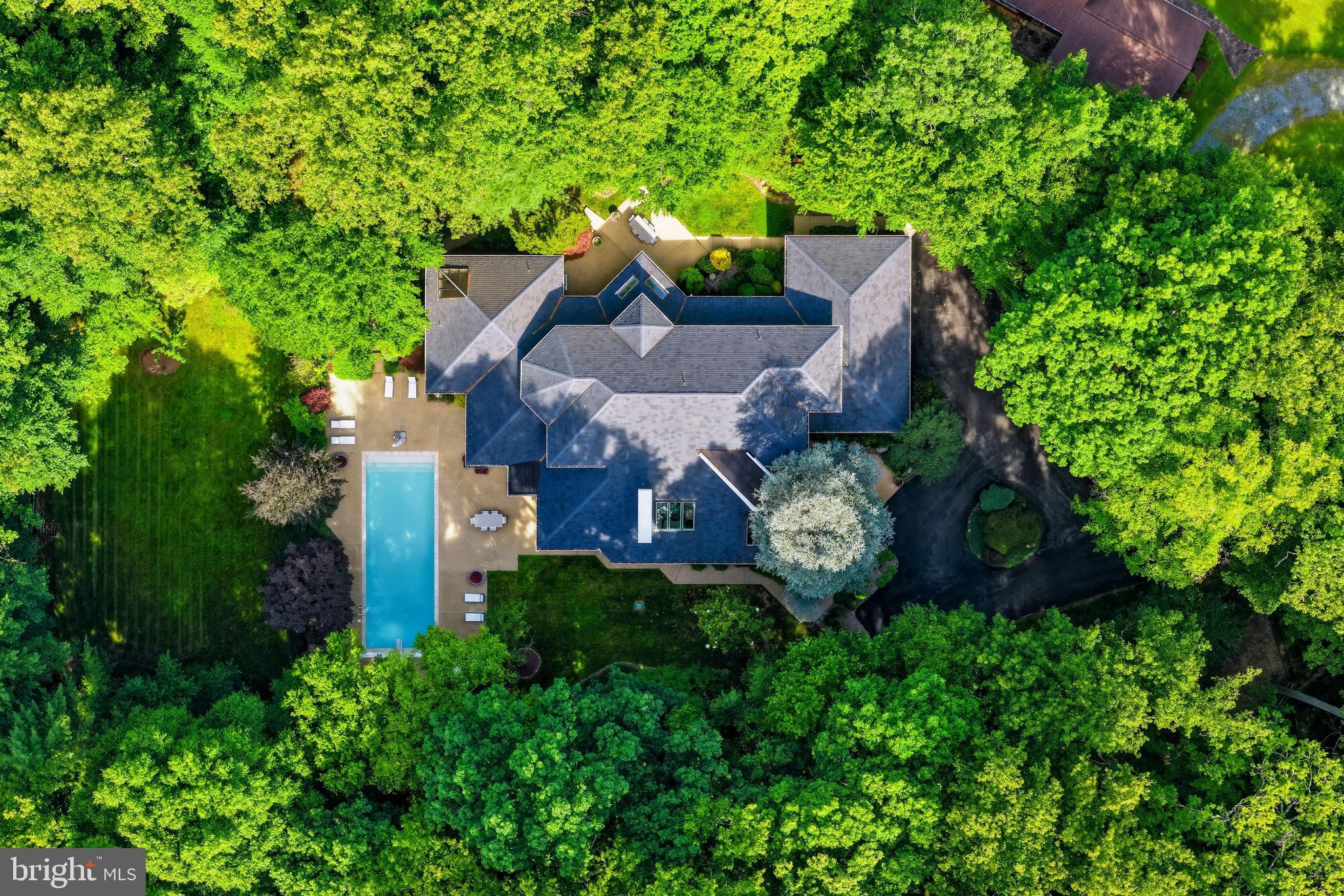 POTOMAC OUTSIDE - Residential