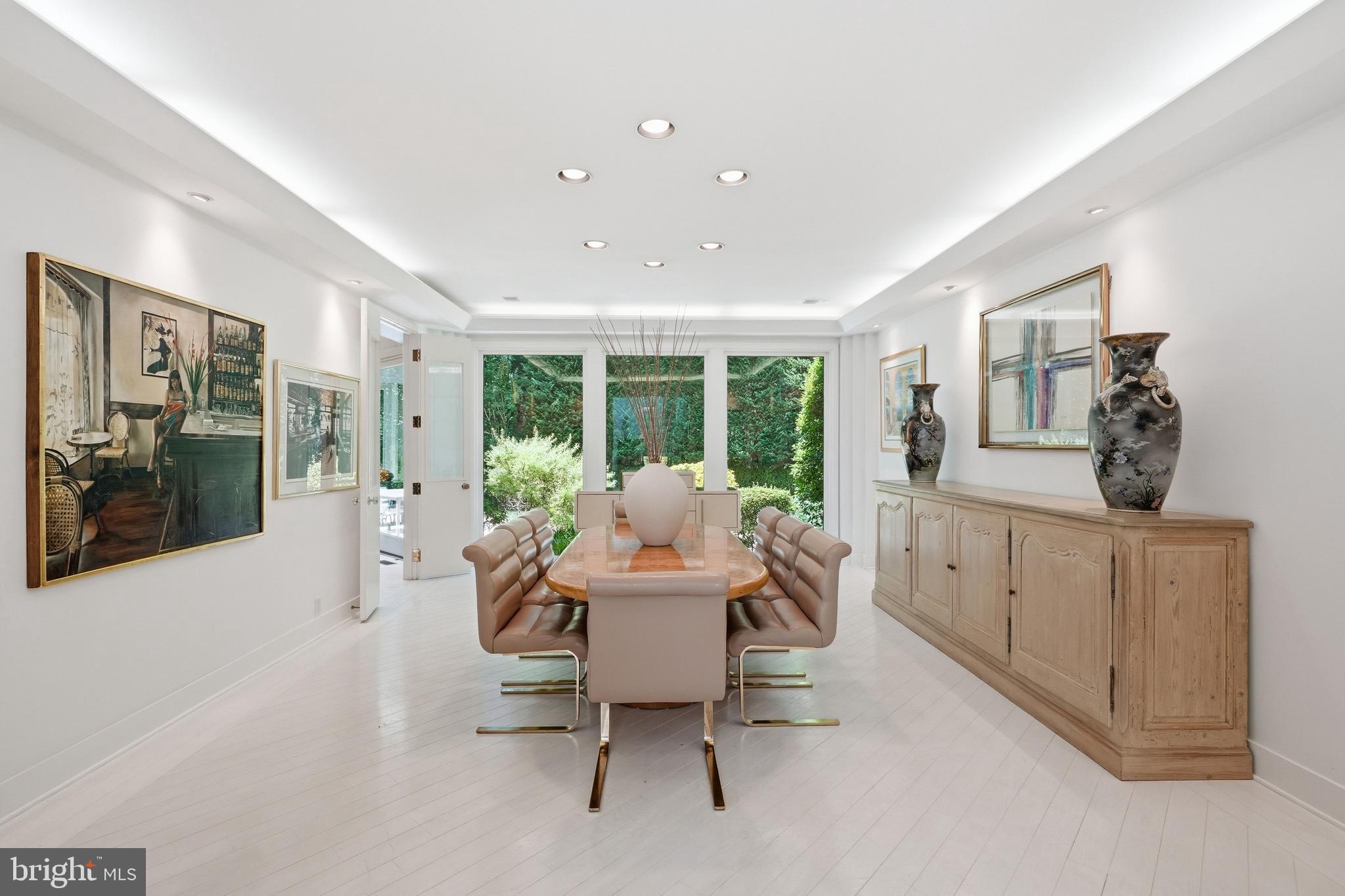 POTOMAC OUTSIDE - Residential