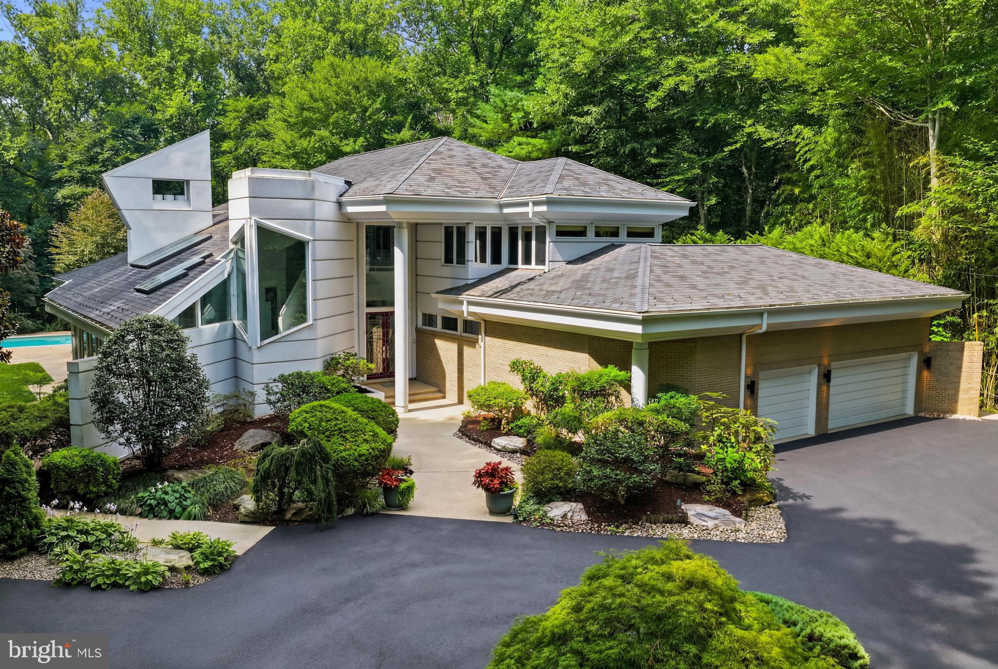 POTOMAC OUTSIDE - Residential