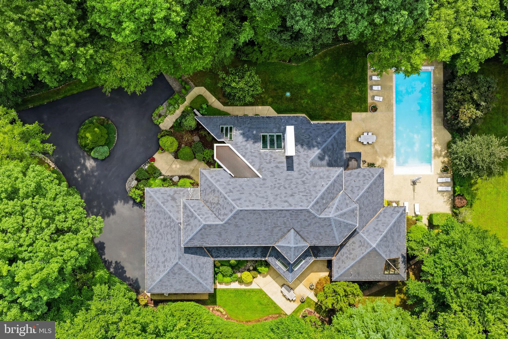 POTOMAC OUTSIDE - Residential