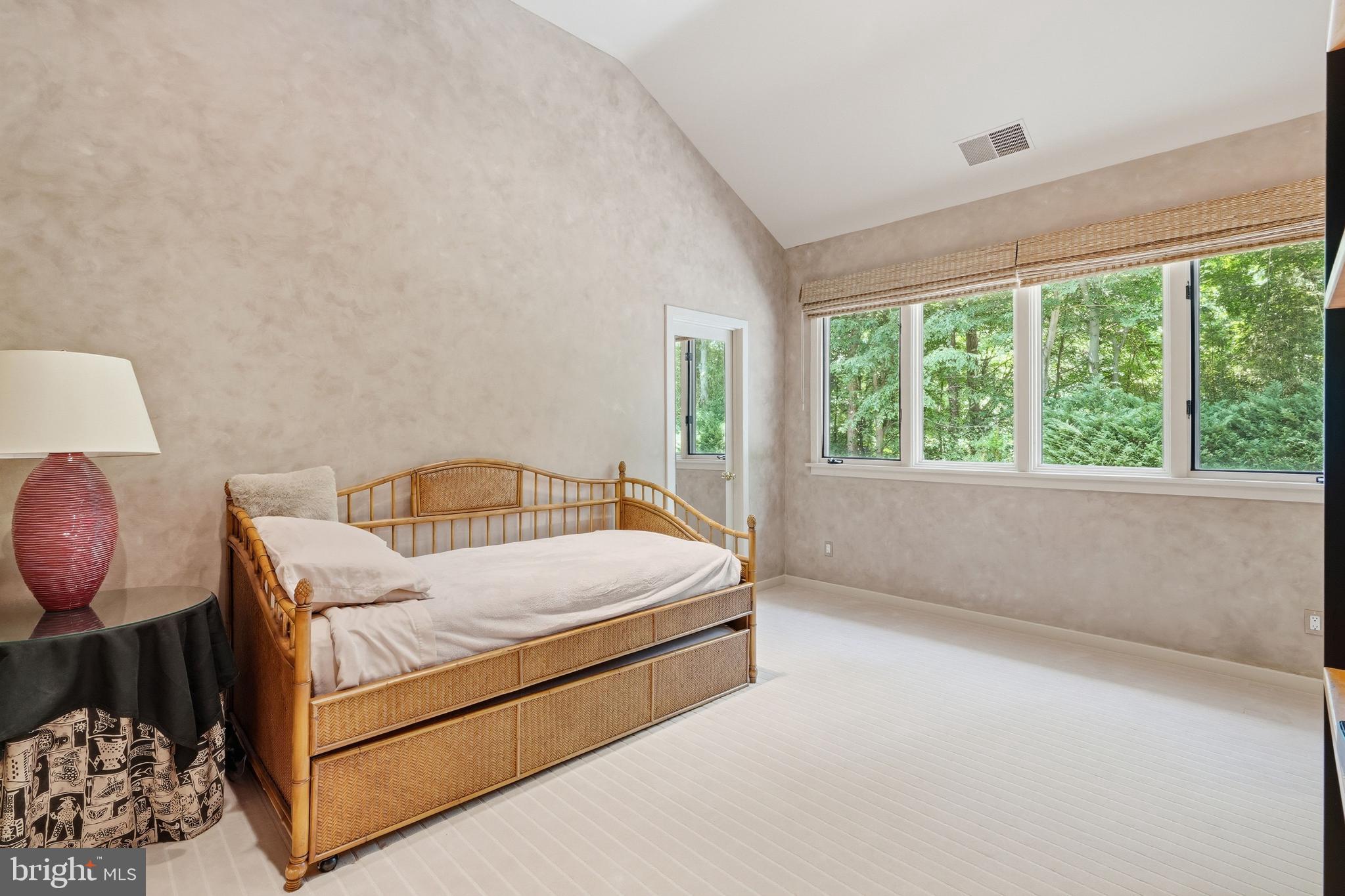 POTOMAC OUTSIDE - Residential