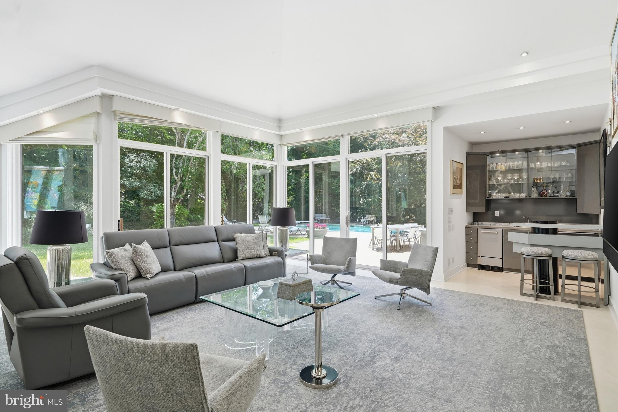 POTOMAC OUTSIDE - Residential