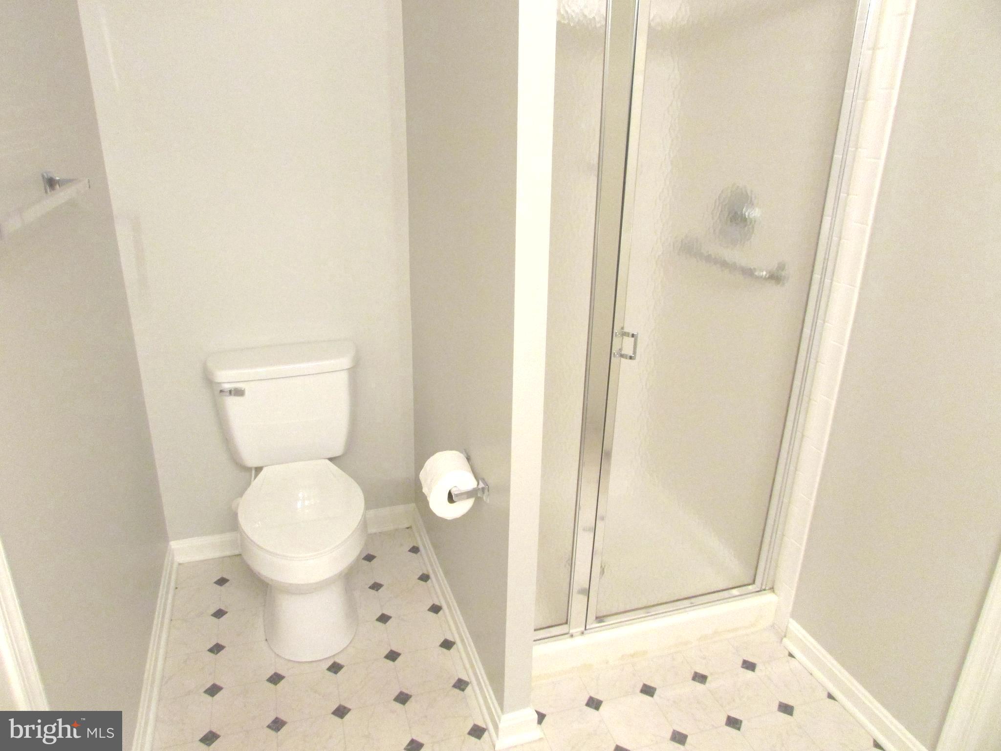 SILVERBROOK WOOD - Residential Lease