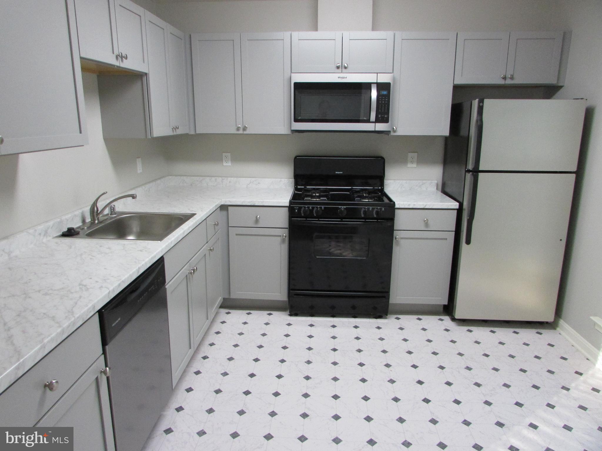 SILVERBROOK WOOD - Residential Lease