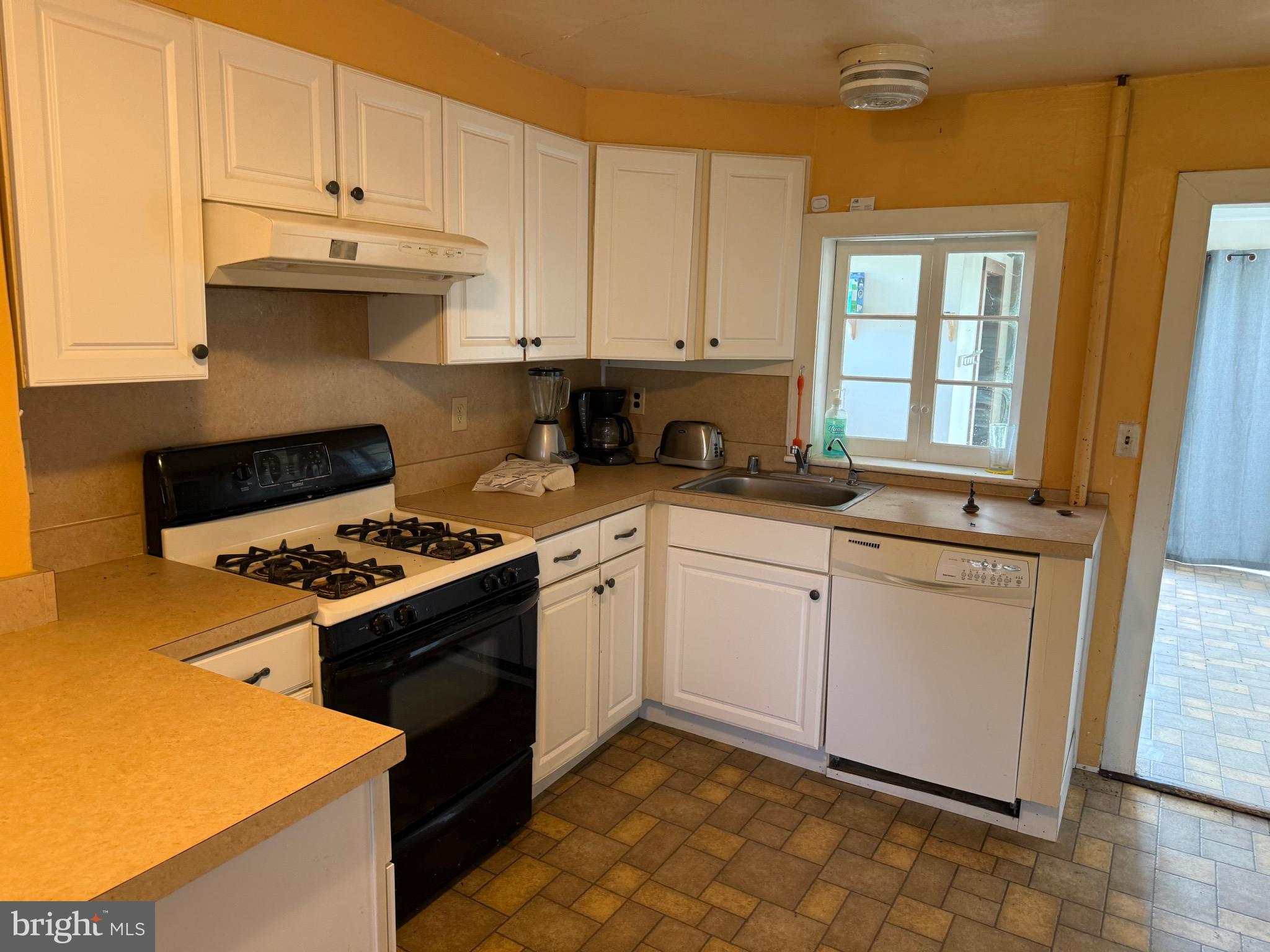UNIONTOWN - Residential