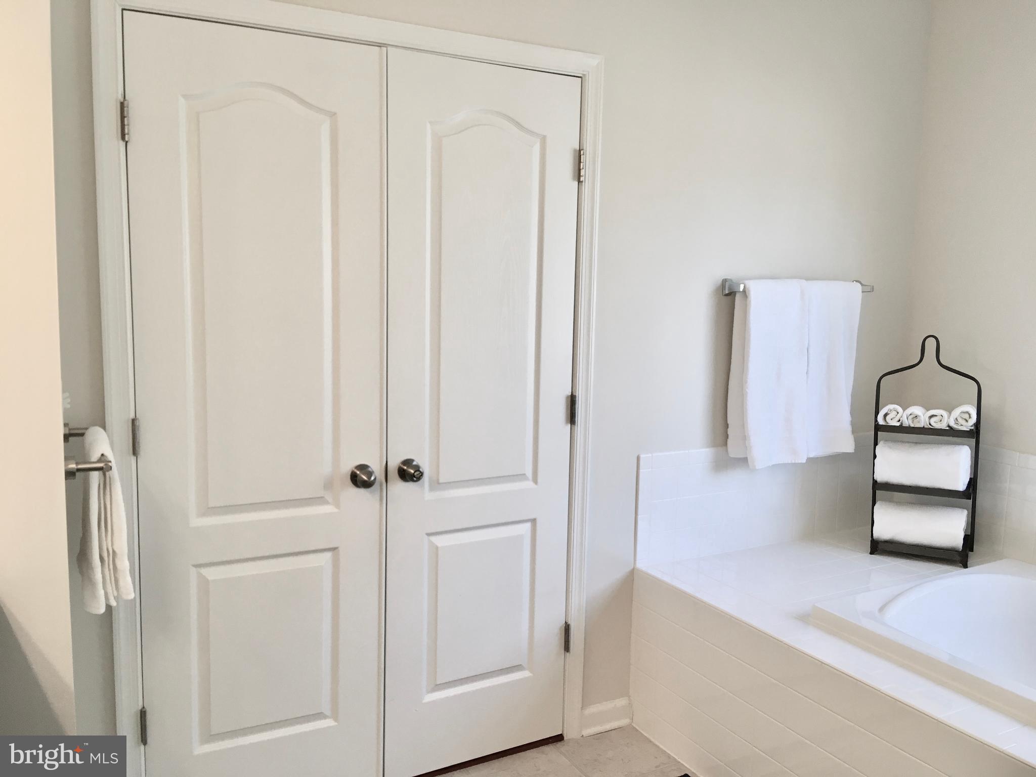 POTOMAC OVERLOOK AT NATIONAL HARBOR - Residential Lease