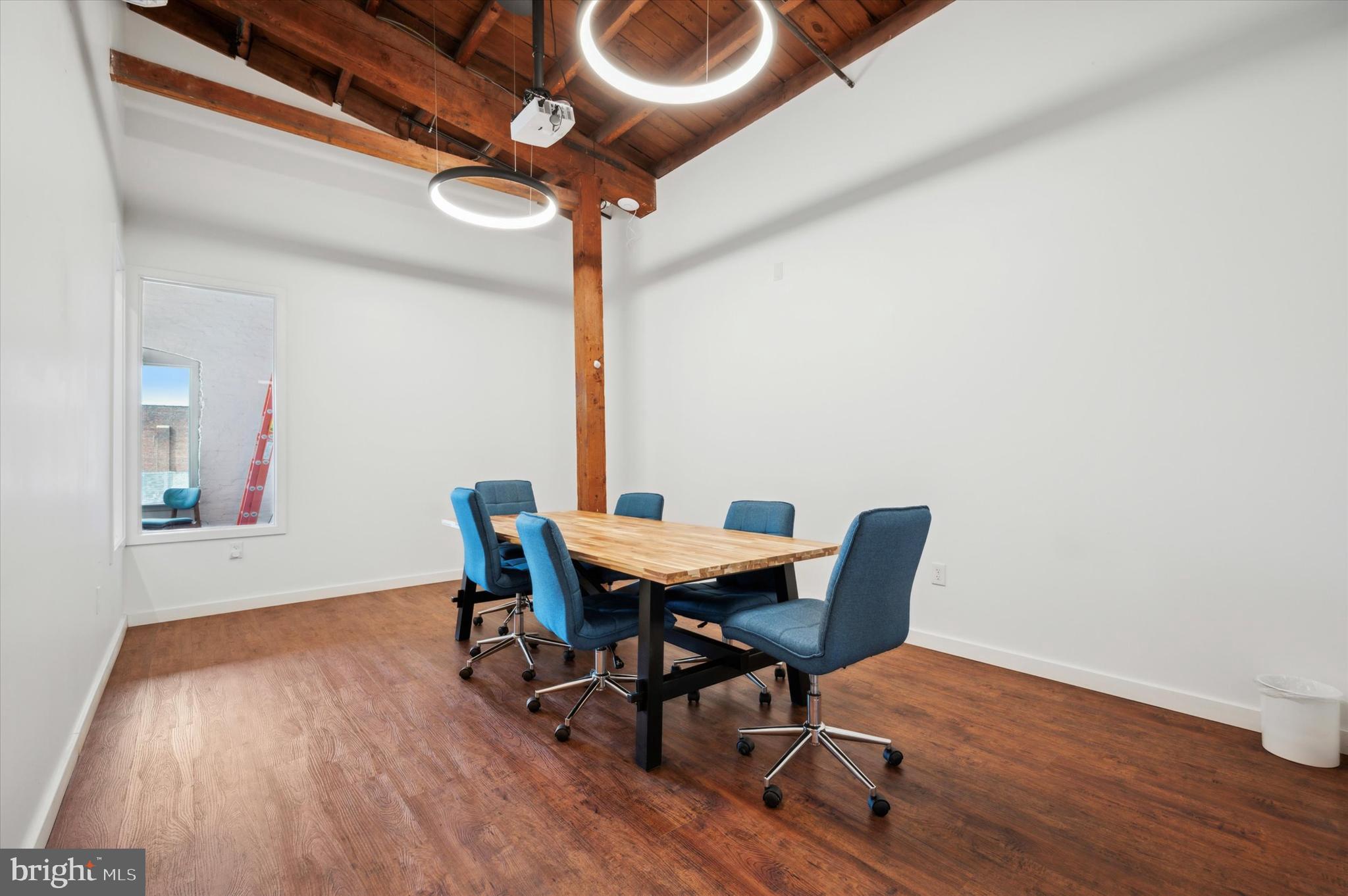 MANAYUNK - Commercial Lease