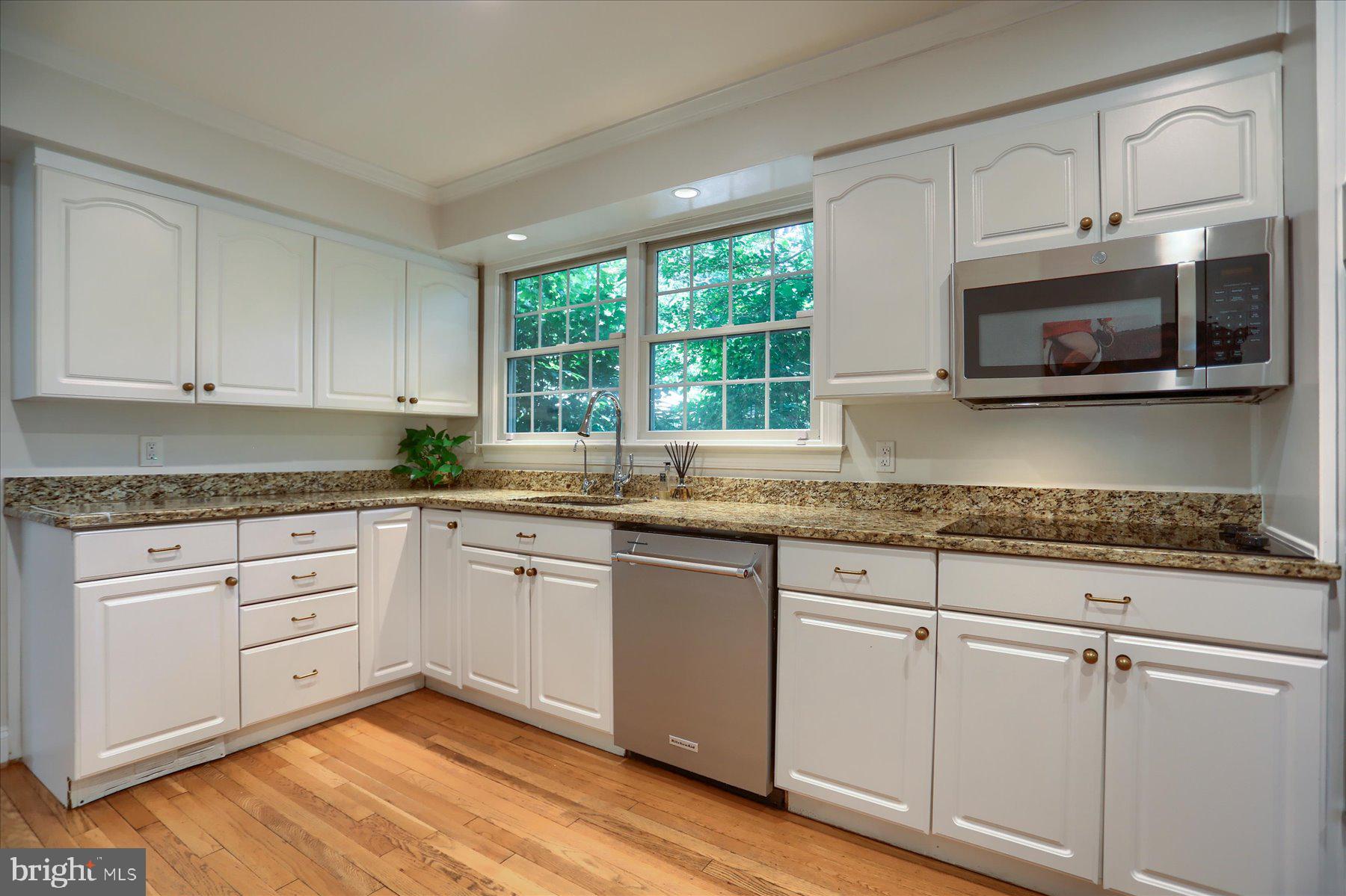 HICKORY MEADOW - Residential