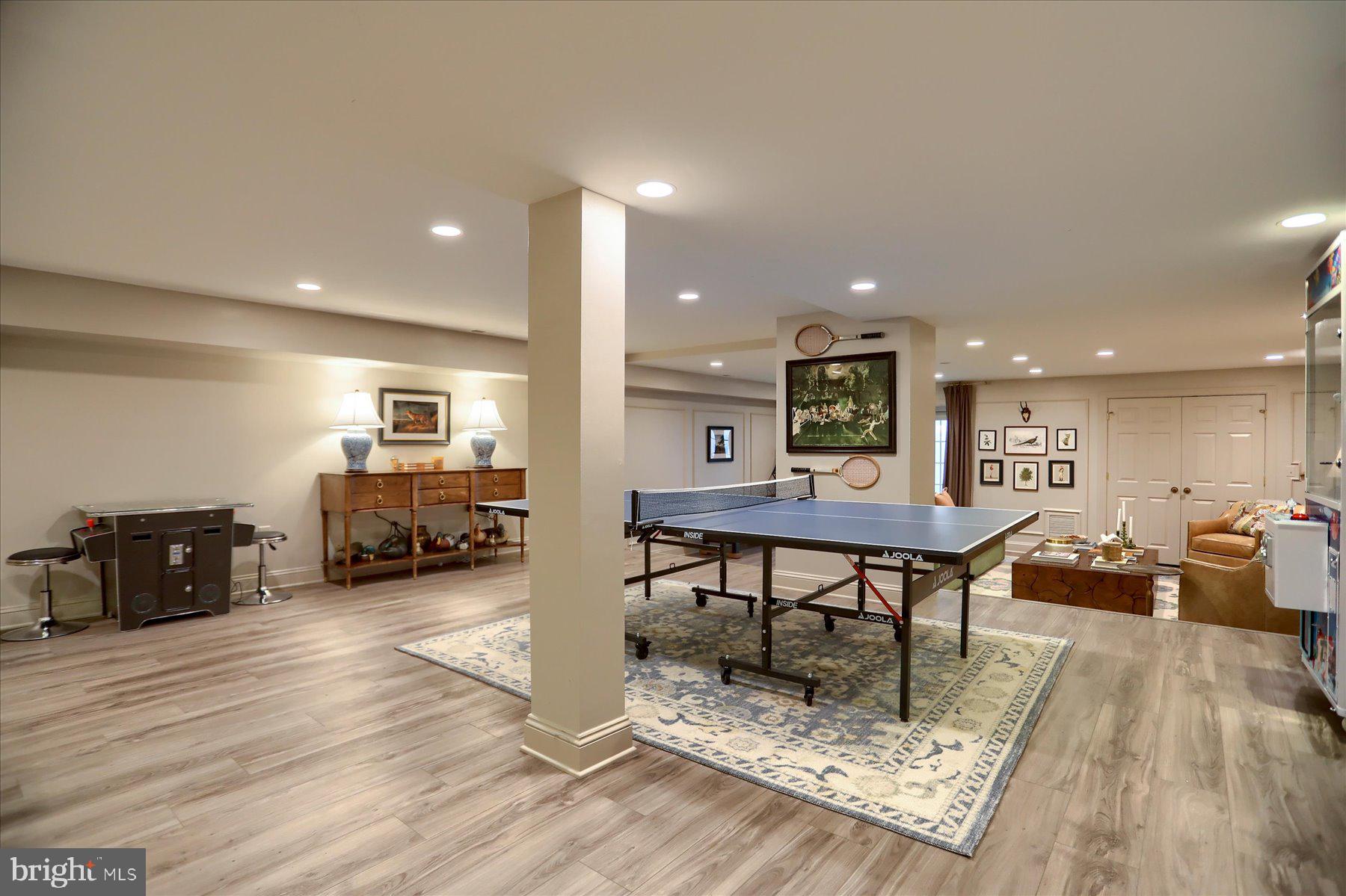 HICKORY MEADOW - Residential