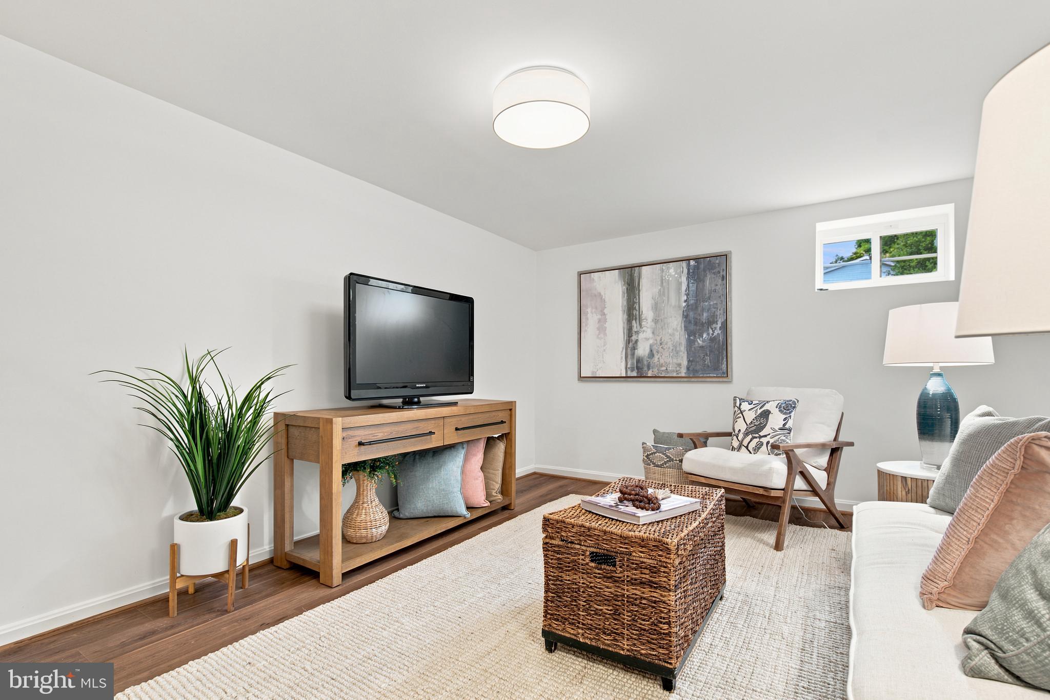 KINGS PARK WEST - Residential