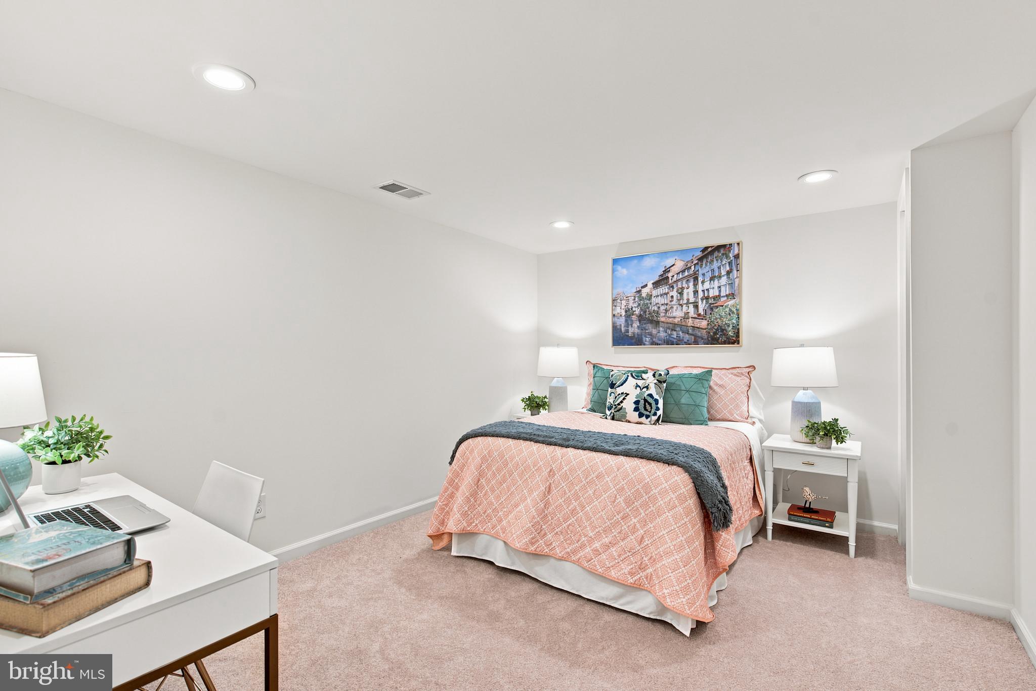 KINGS PARK WEST - Residential