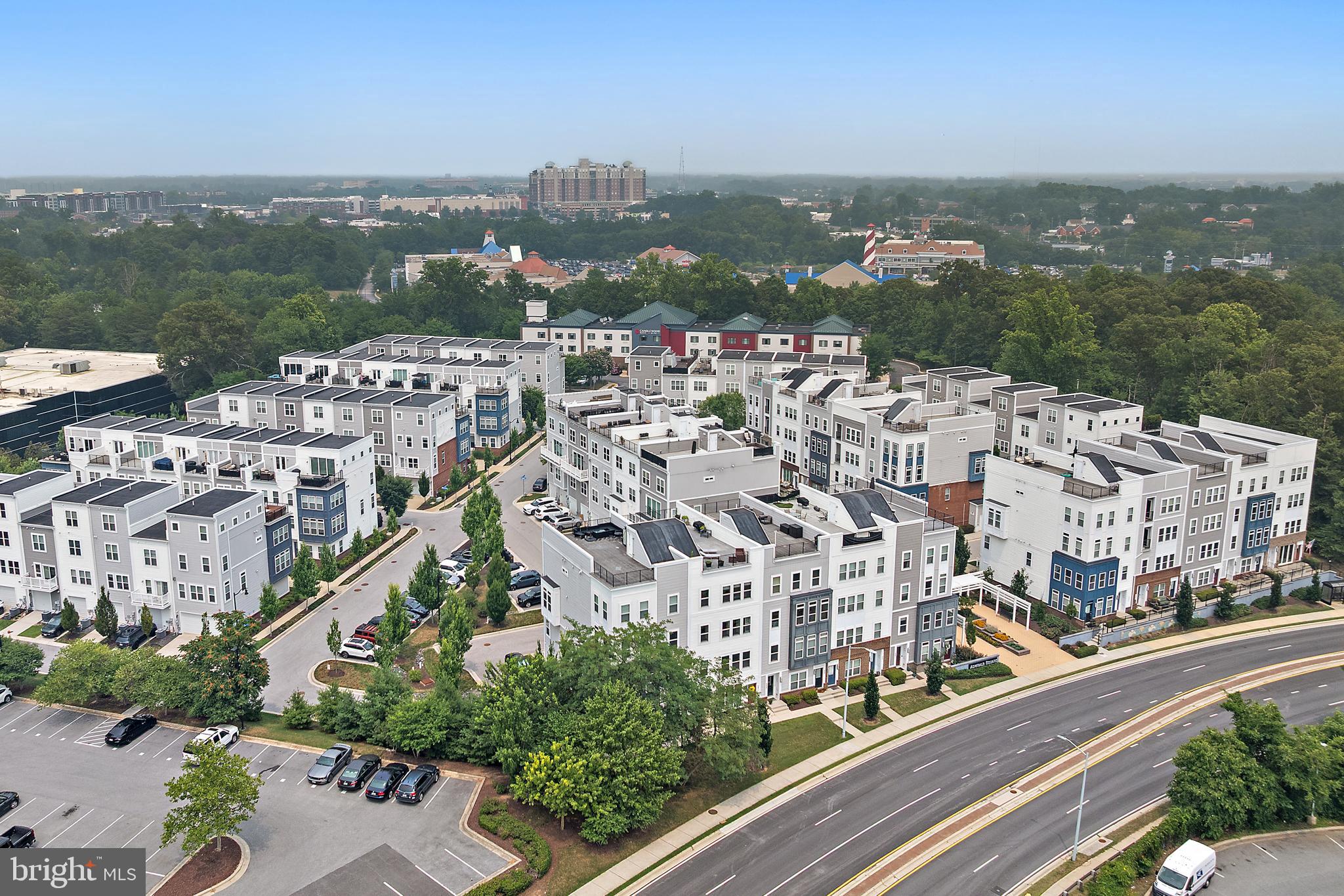 ADMIRALS SQUARE - Residential