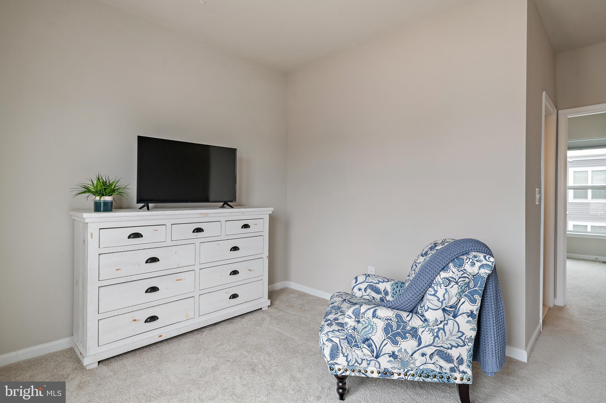 ADMIRALS SQUARE - Residential