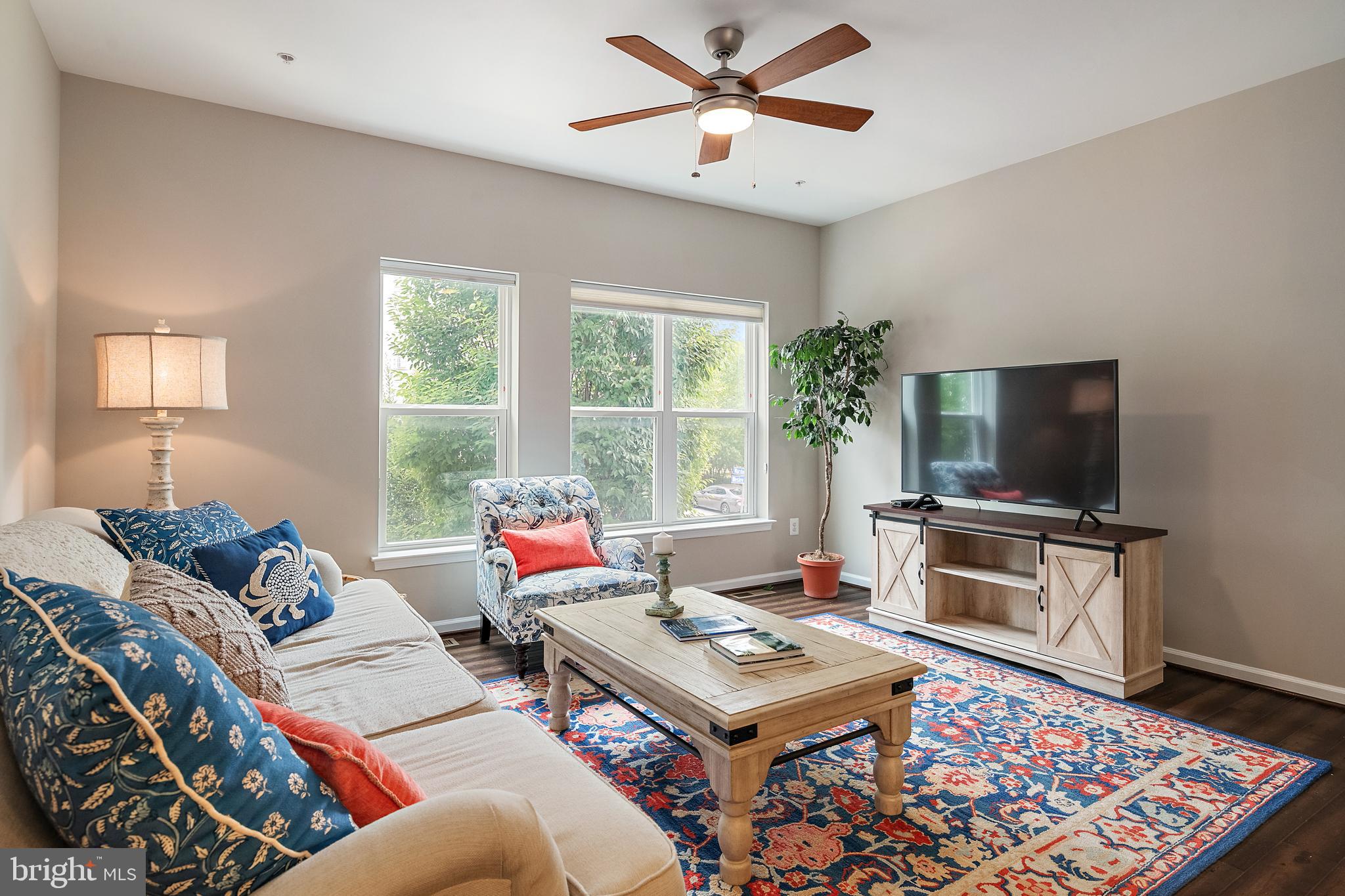 ADMIRALS SQUARE - Residential