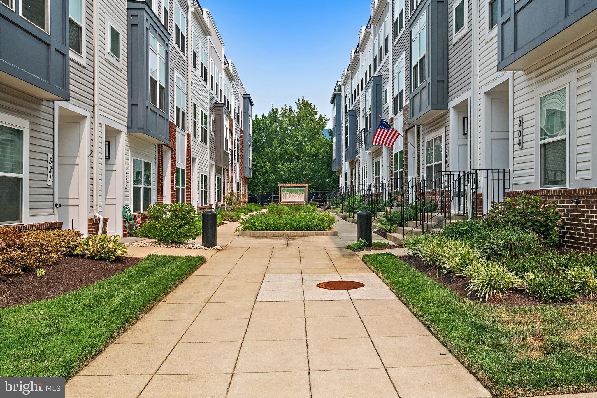 ADMIRALS SQUARE - Residential