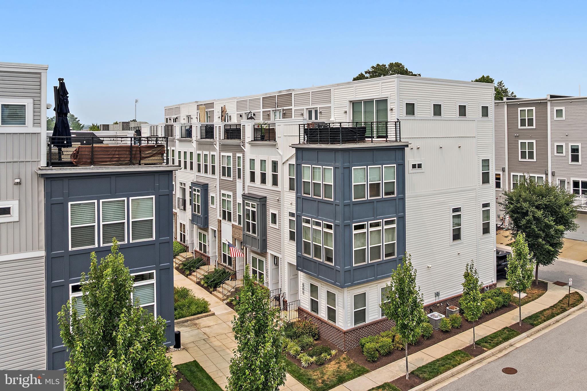 ADMIRALS SQUARE - Residential