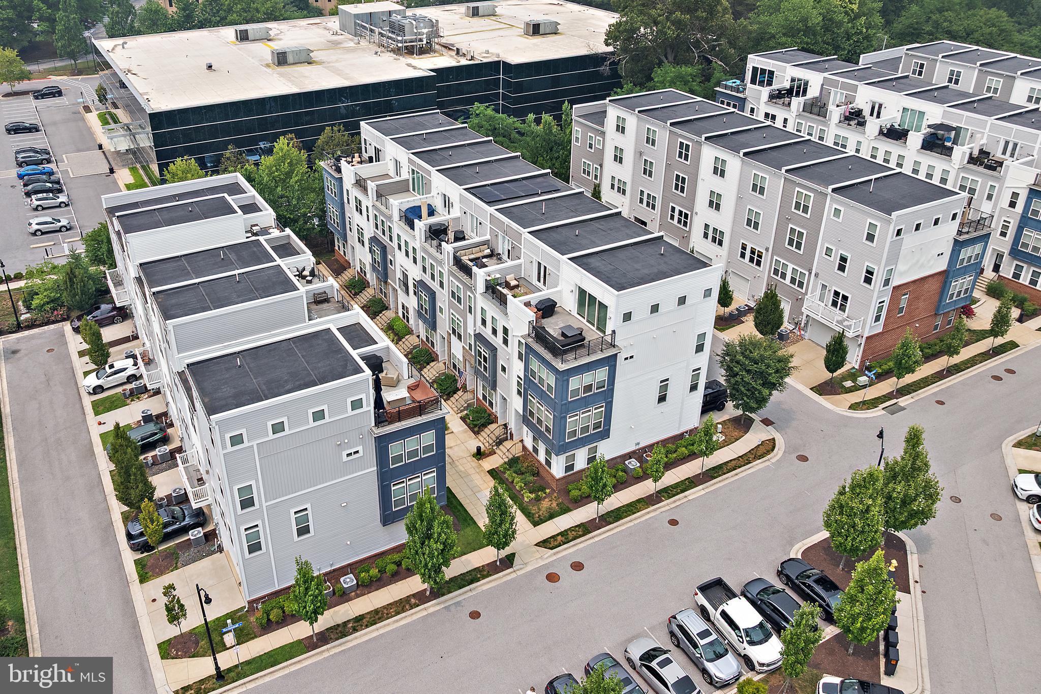 ADMIRALS SQUARE - Residential