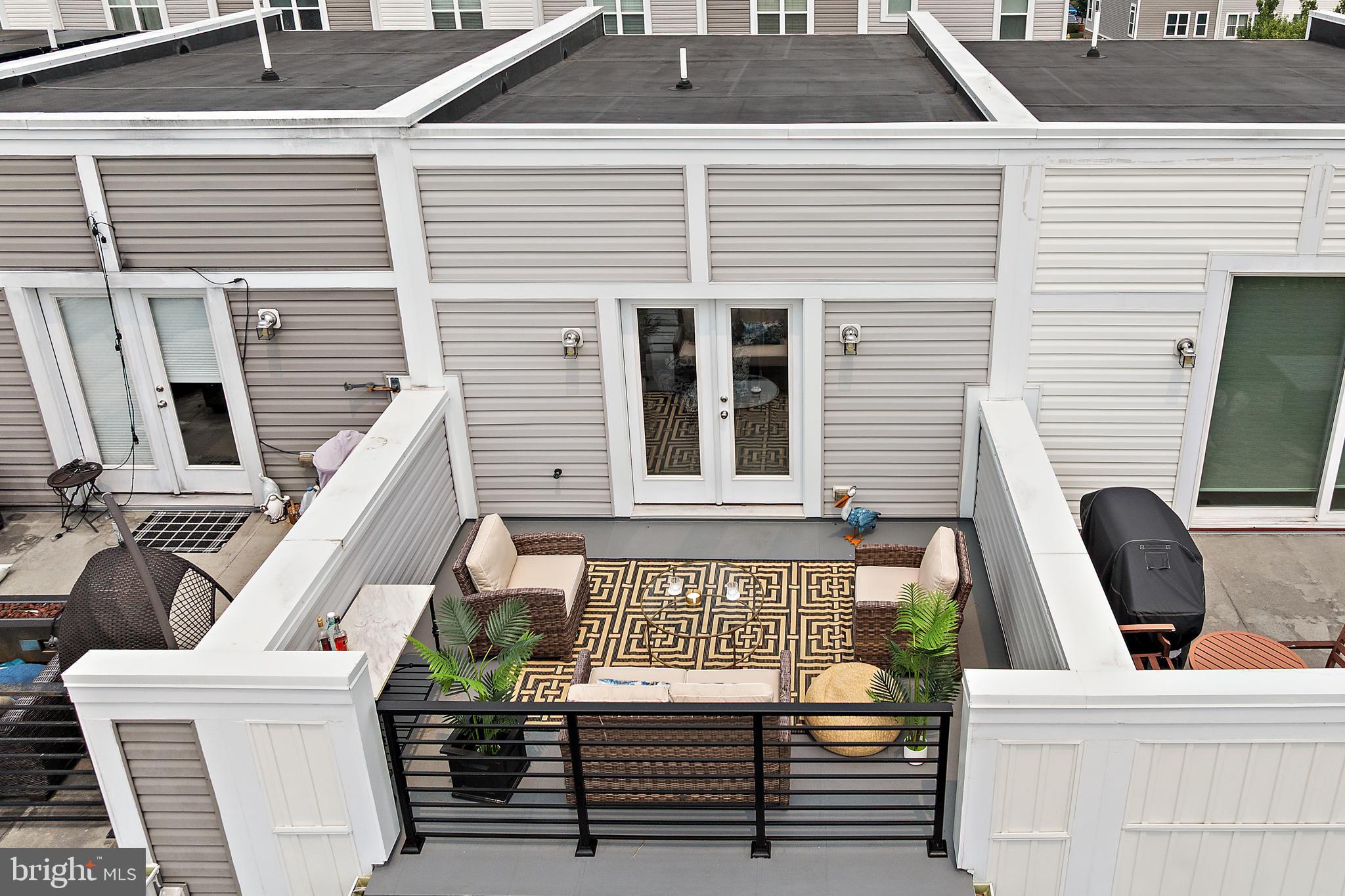 ADMIRALS SQUARE - Residential