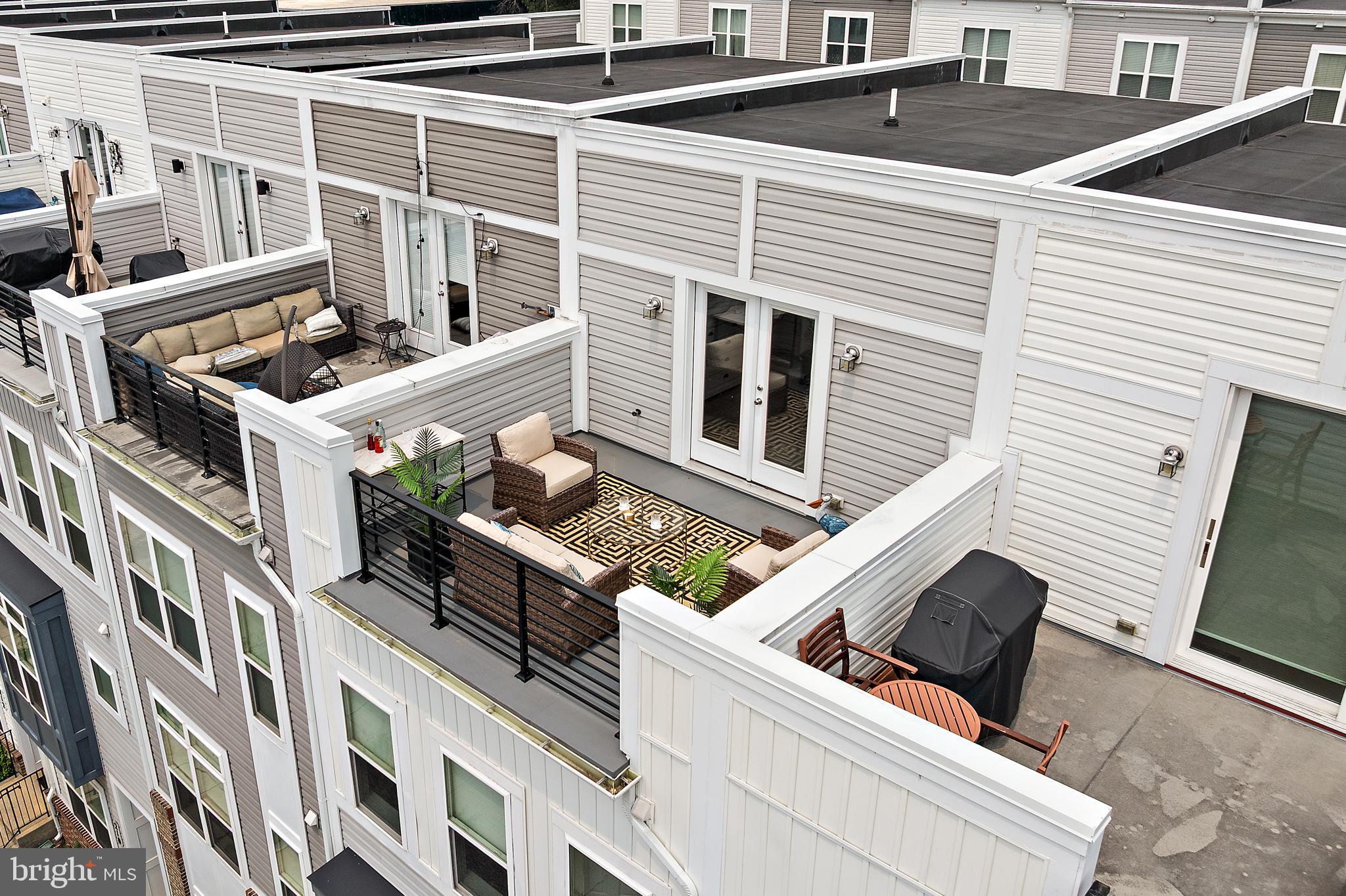 ADMIRALS SQUARE - Residential