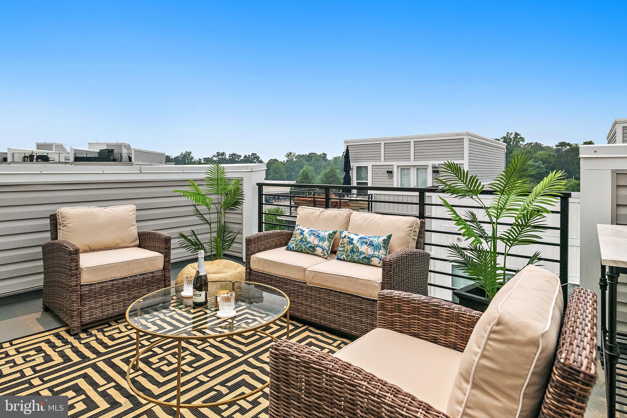 ADMIRALS SQUARE - Residential