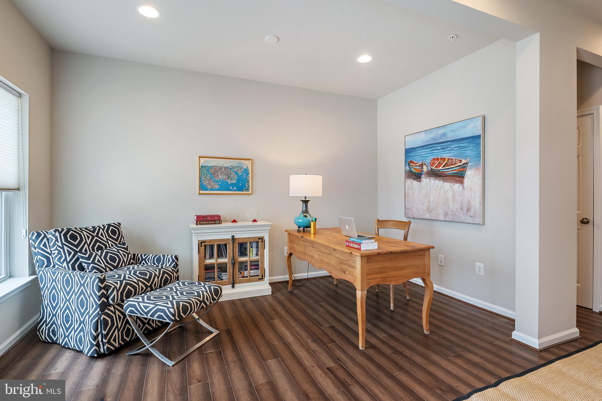 ADMIRALS SQUARE - Residential
