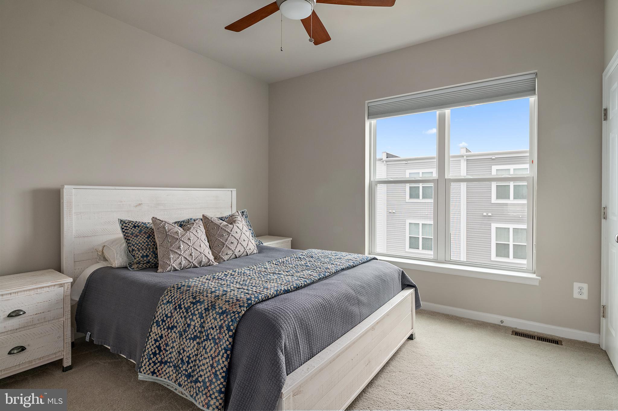 ADMIRALS SQUARE - Residential