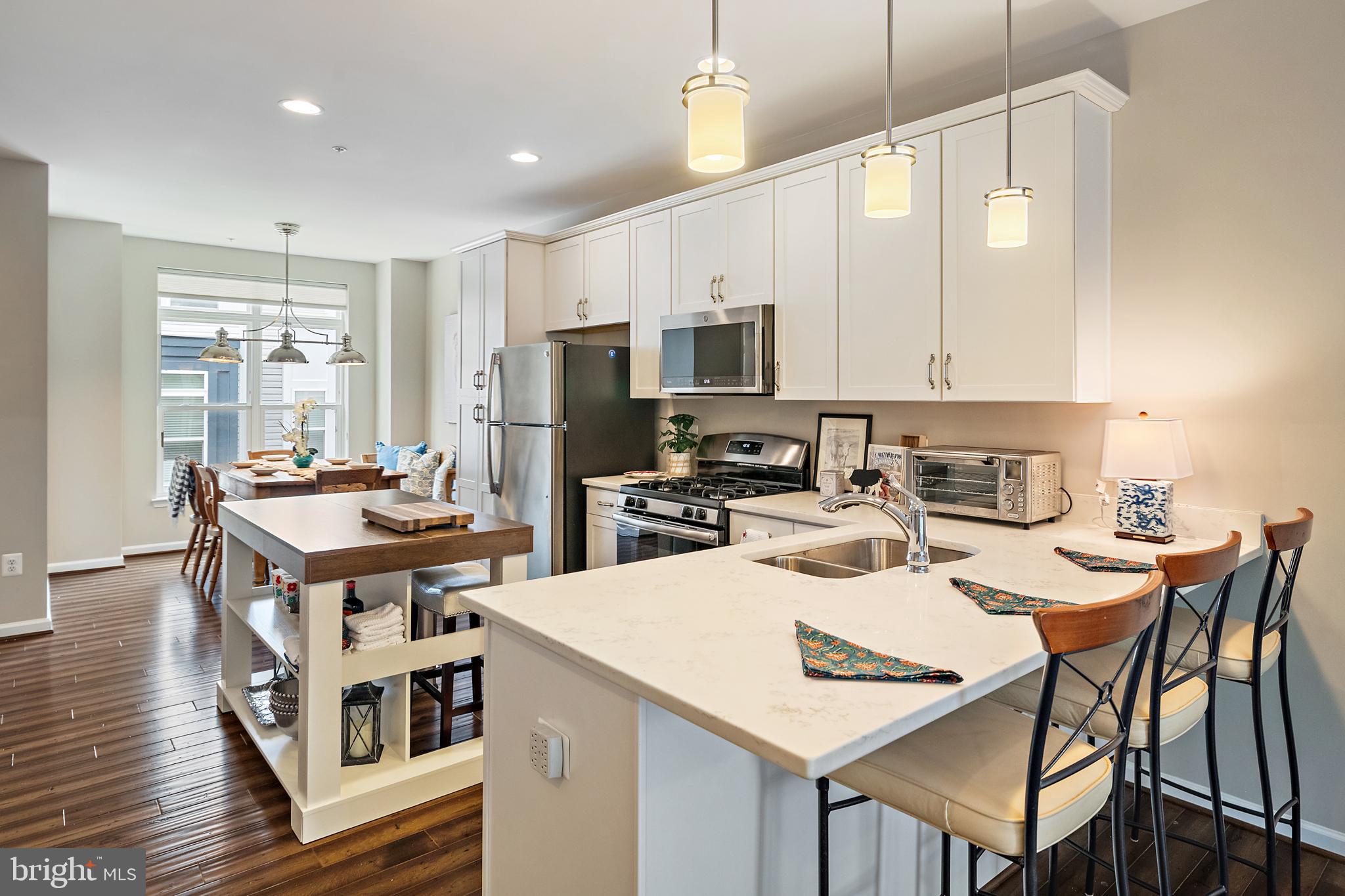 ADMIRALS SQUARE - Residential