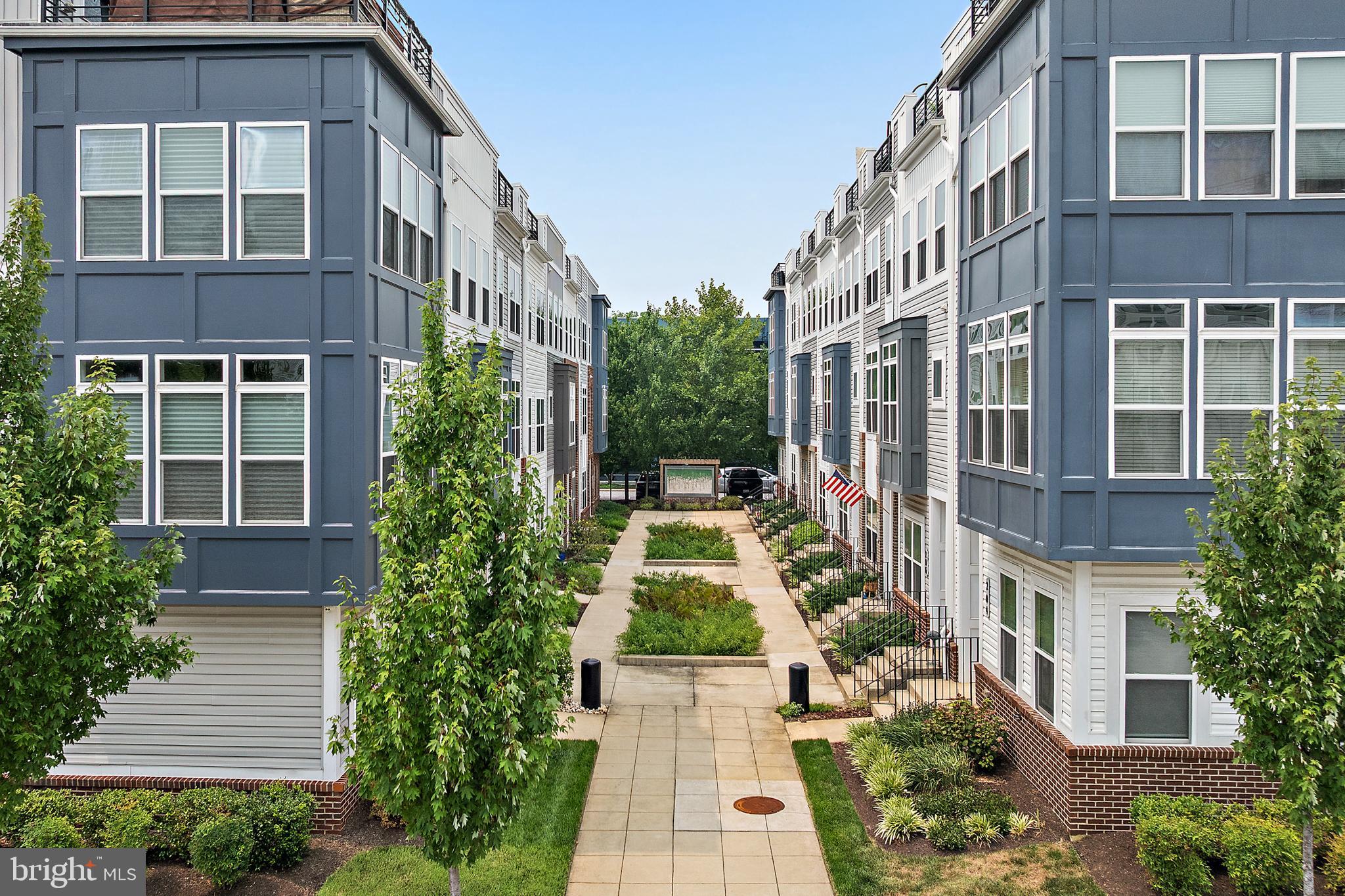 ADMIRALS SQUARE - Residential
