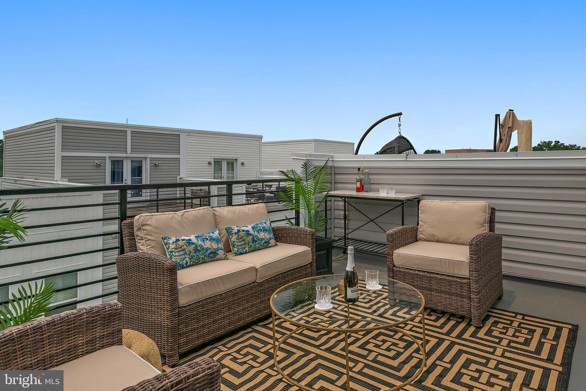 ADMIRALS SQUARE - Residential