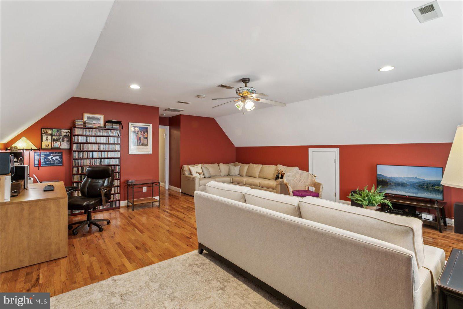 STONEHOUSE - Residential