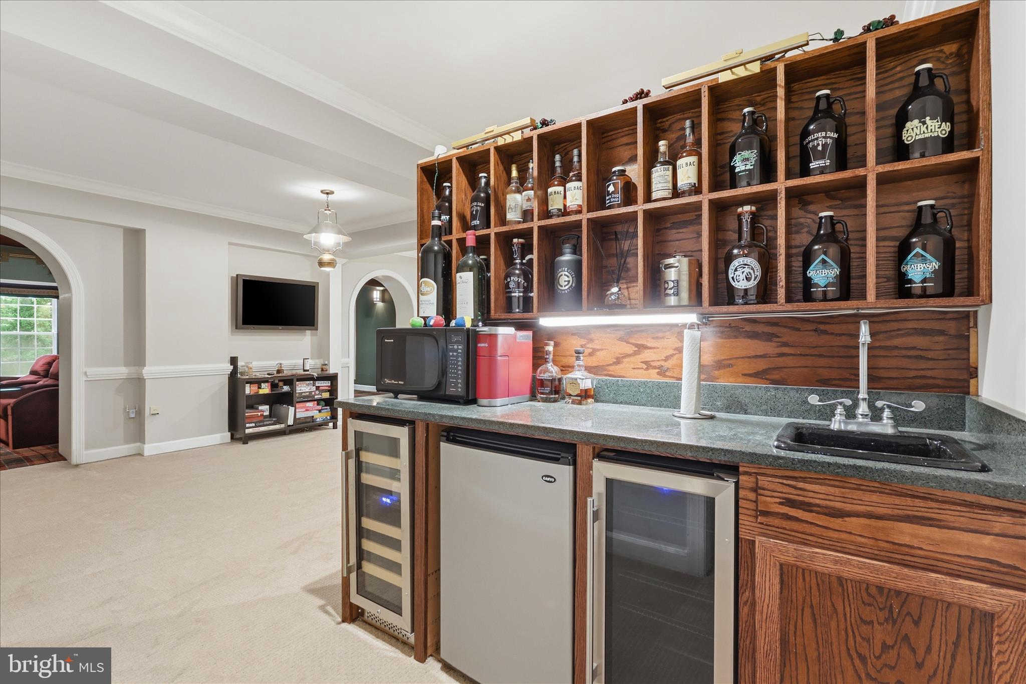 TWELVE OAKS - Residential