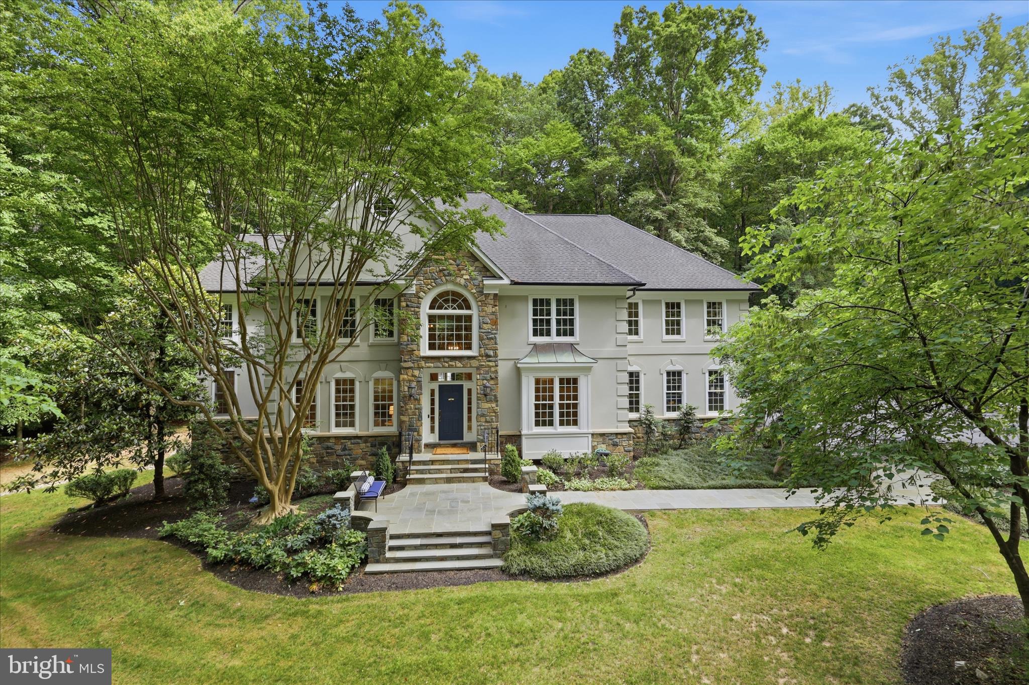 TWELVE OAKS - Residential