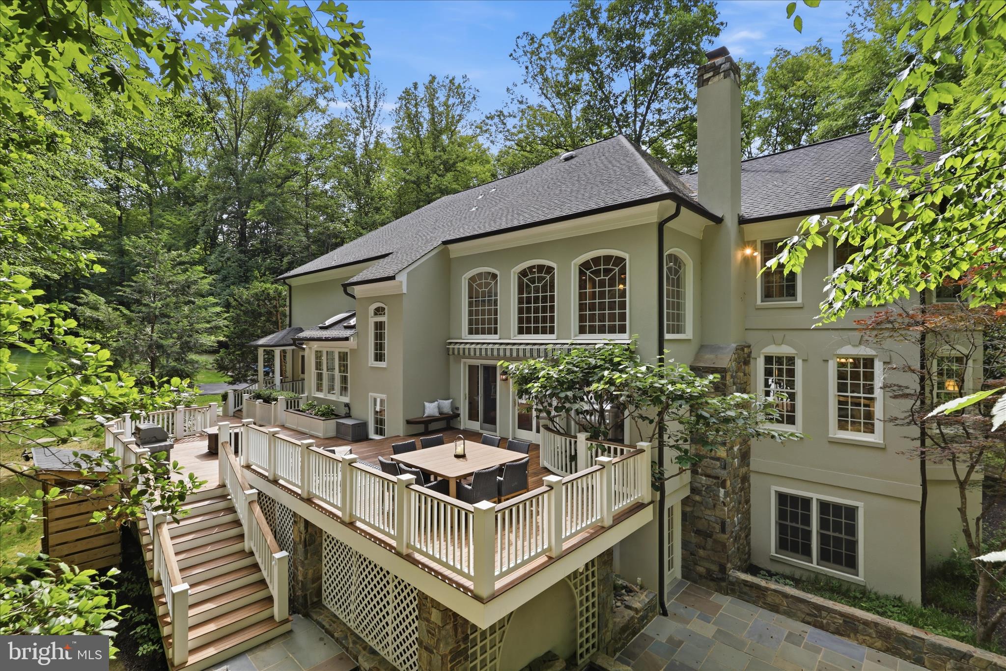 TWELVE OAKS - Residential