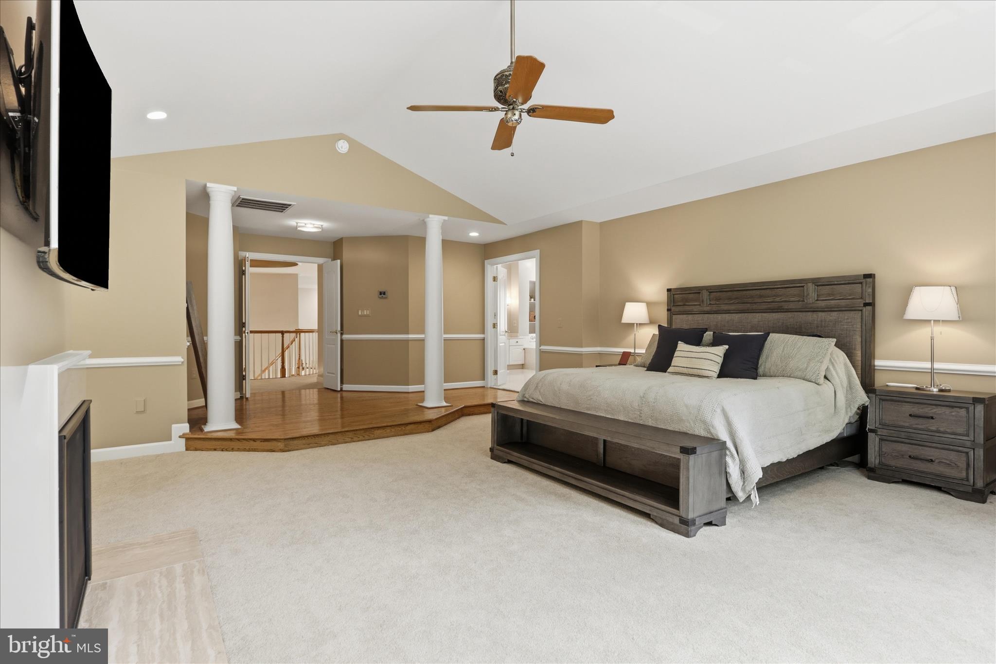 TWELVE OAKS - Residential