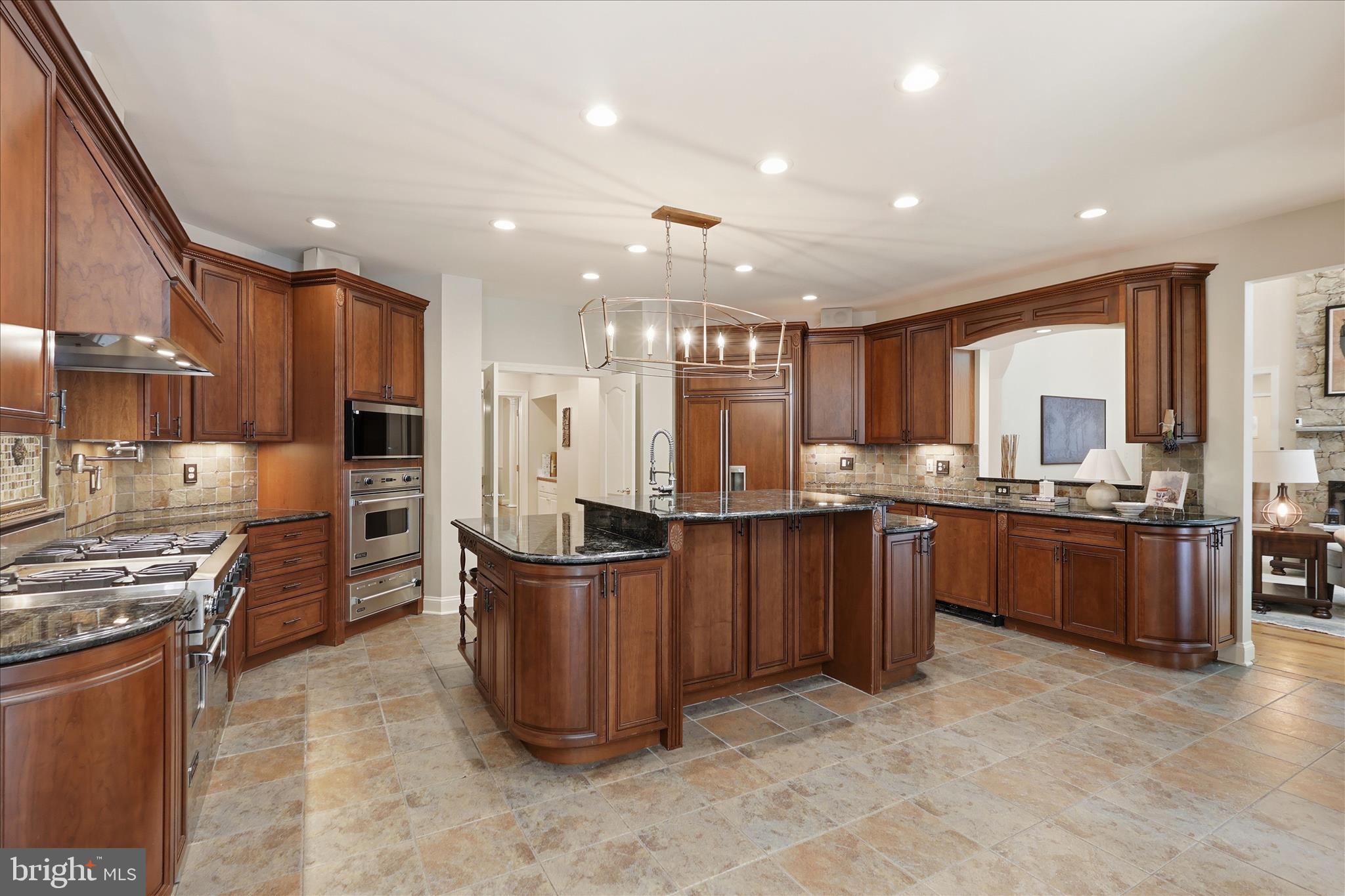 TWELVE OAKS - Residential