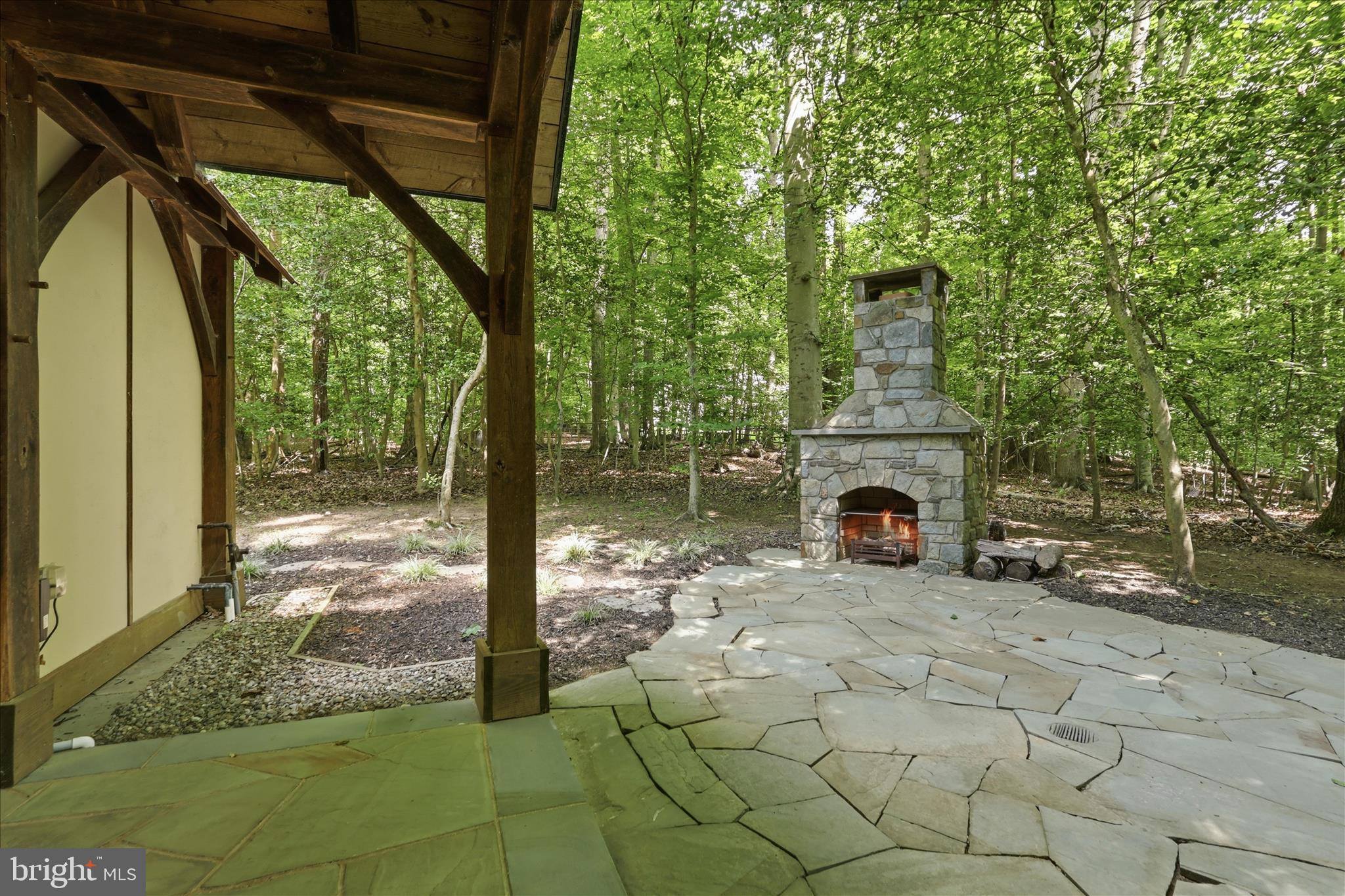 TWELVE OAKS - Residential