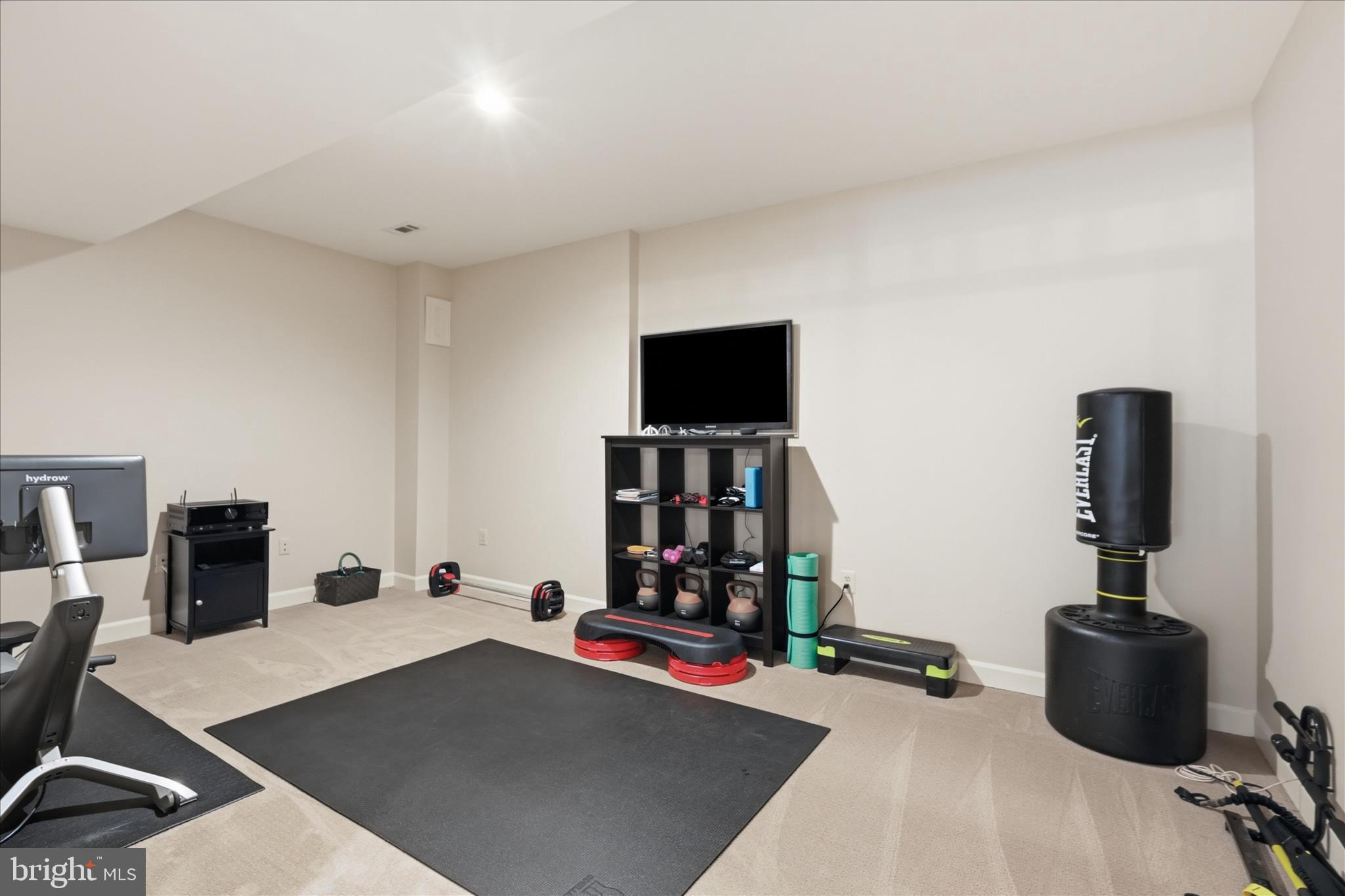 TWELVE OAKS - Residential