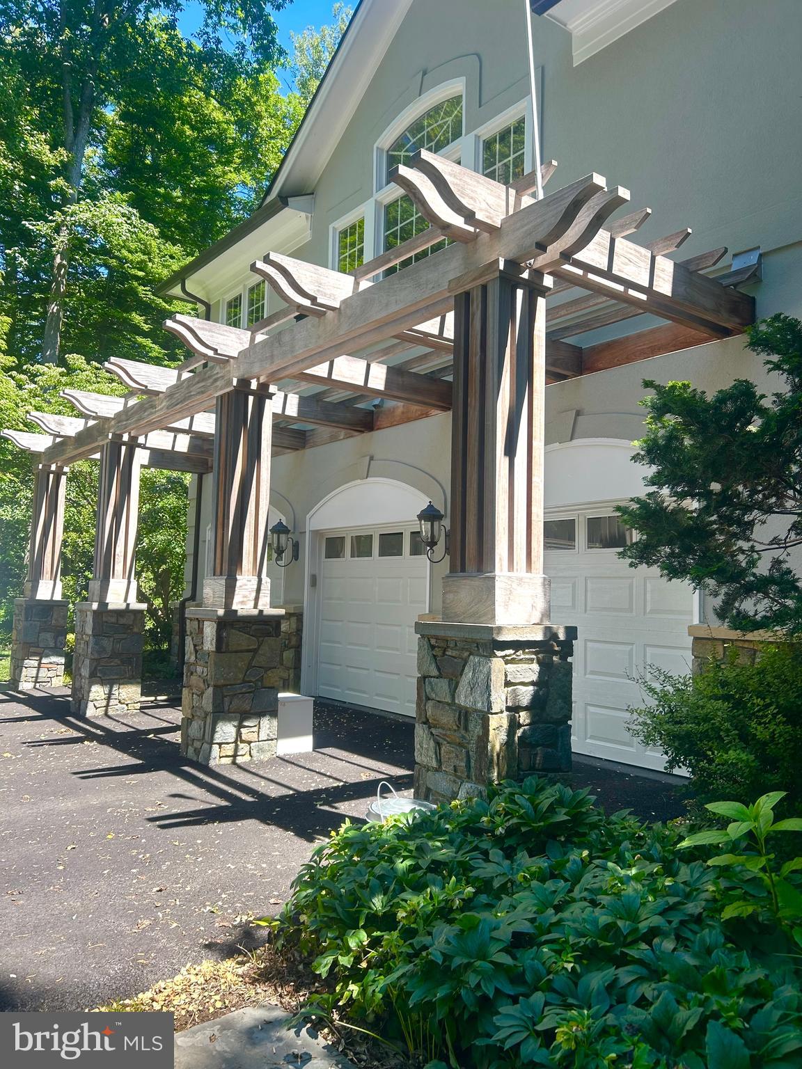 TWELVE OAKS - Residential