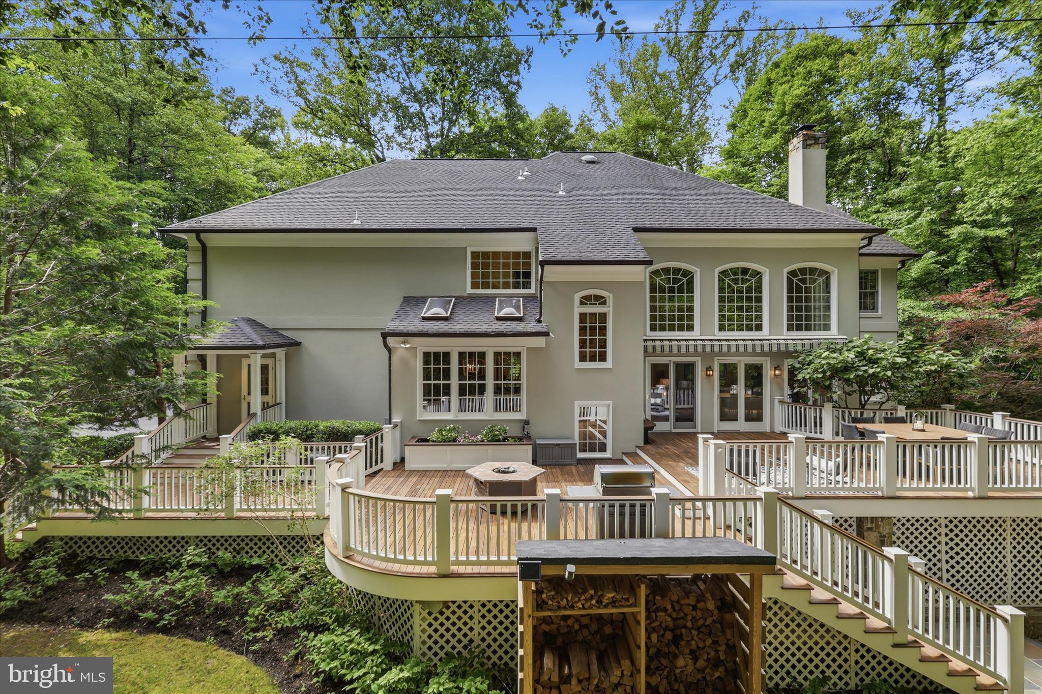 TWELVE OAKS - Residential