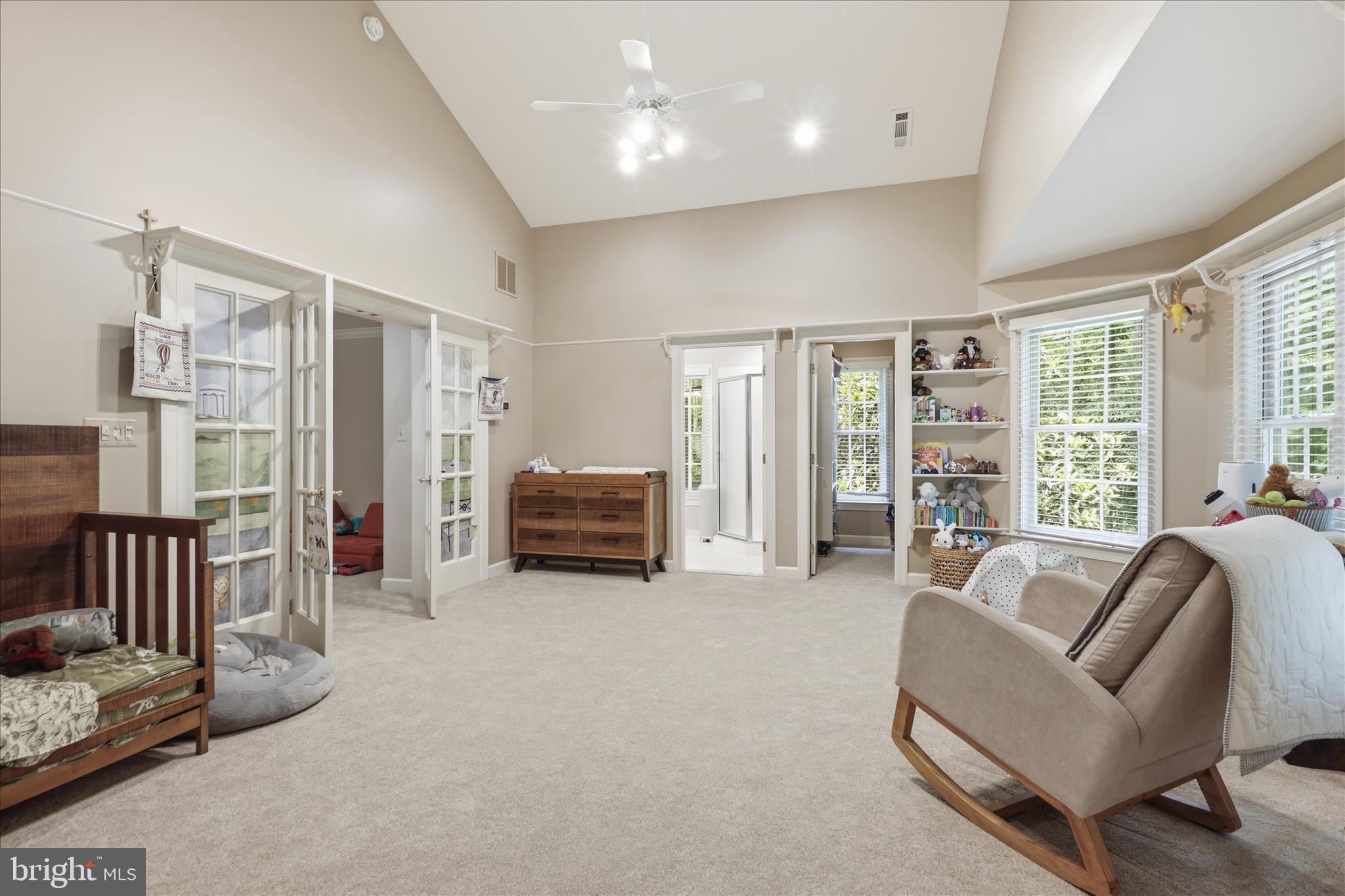 TWELVE OAKS - Residential