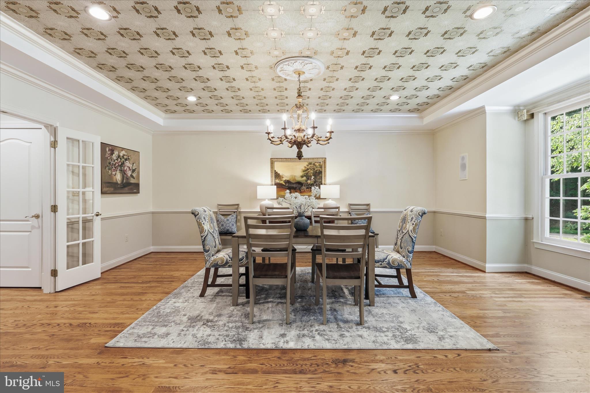 TWELVE OAKS - Residential