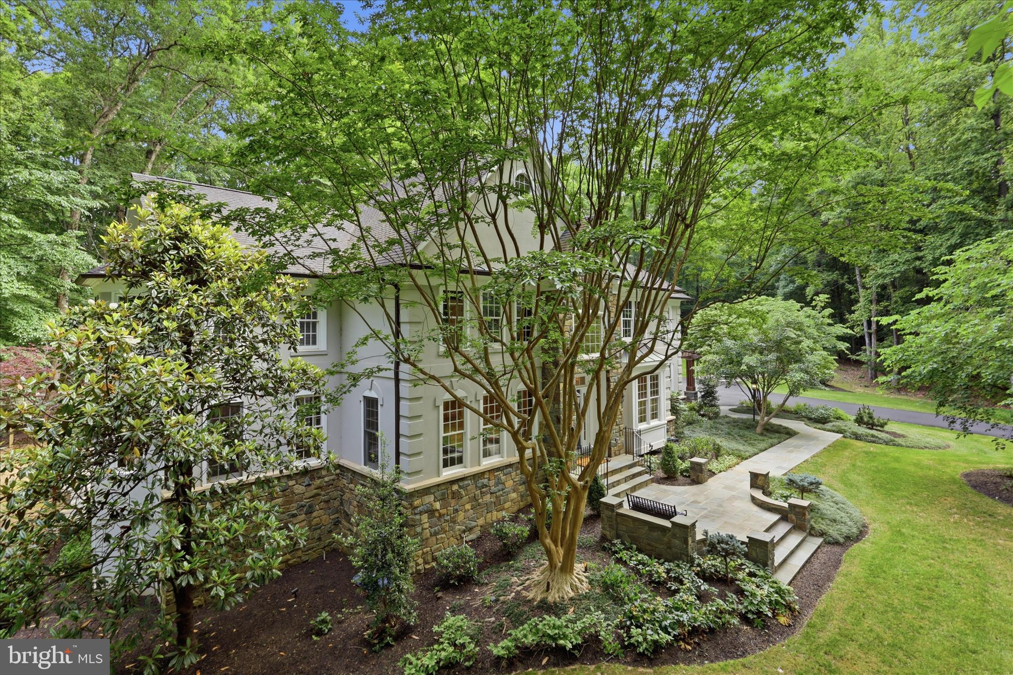 TWELVE OAKS - Residential