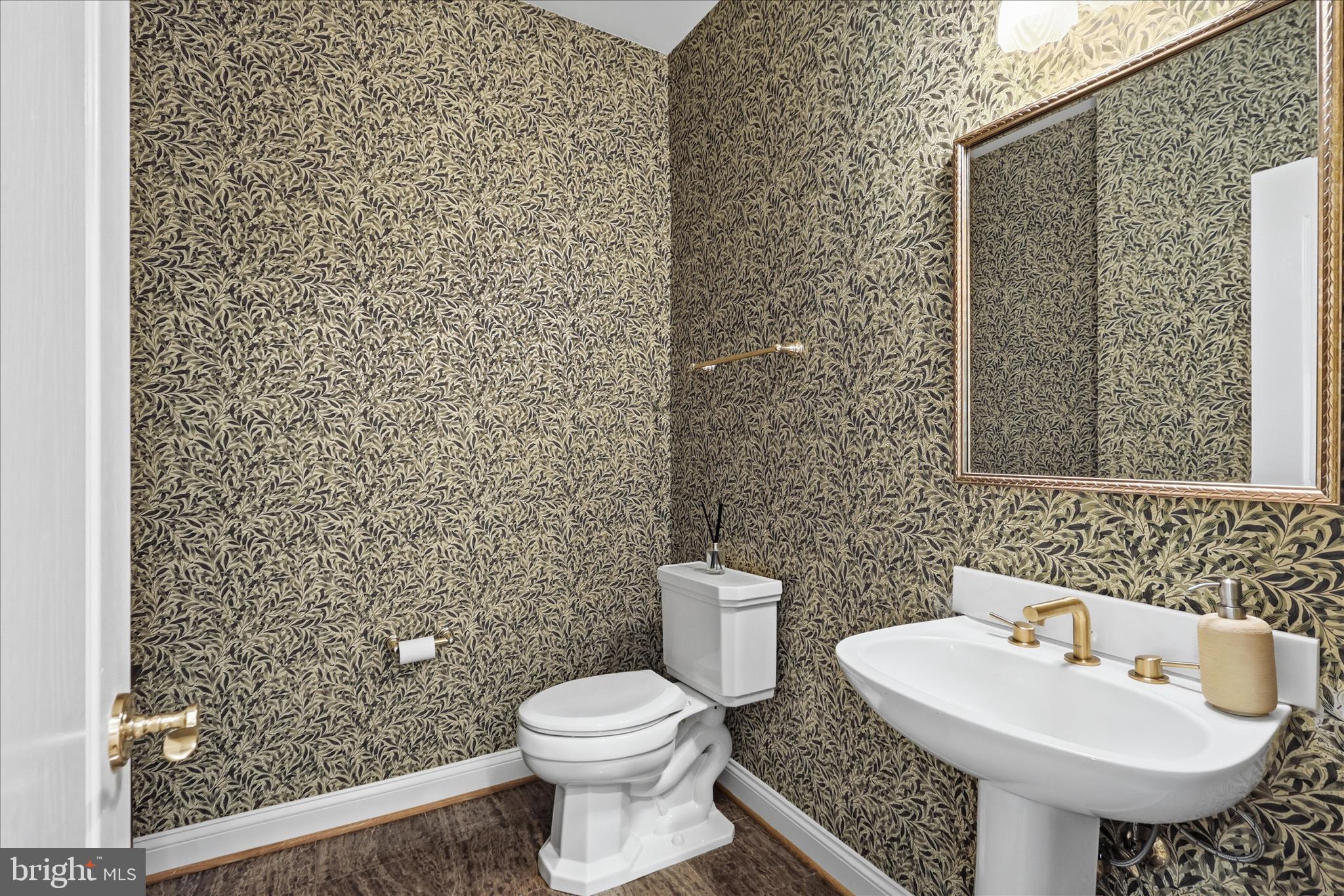 TWELVE OAKS - Residential