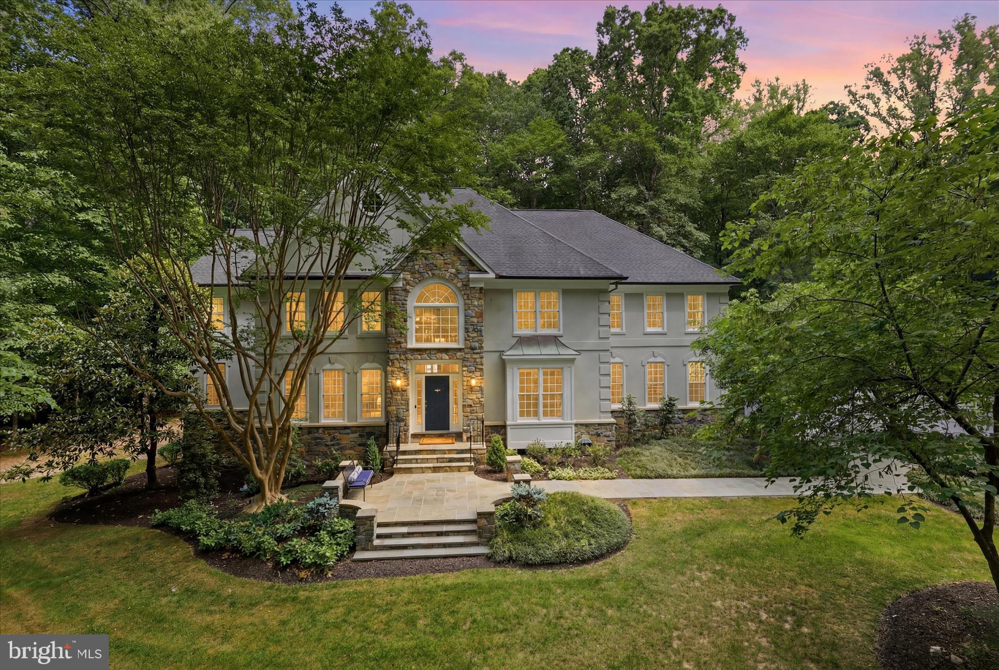 TWELVE OAKS - Residential