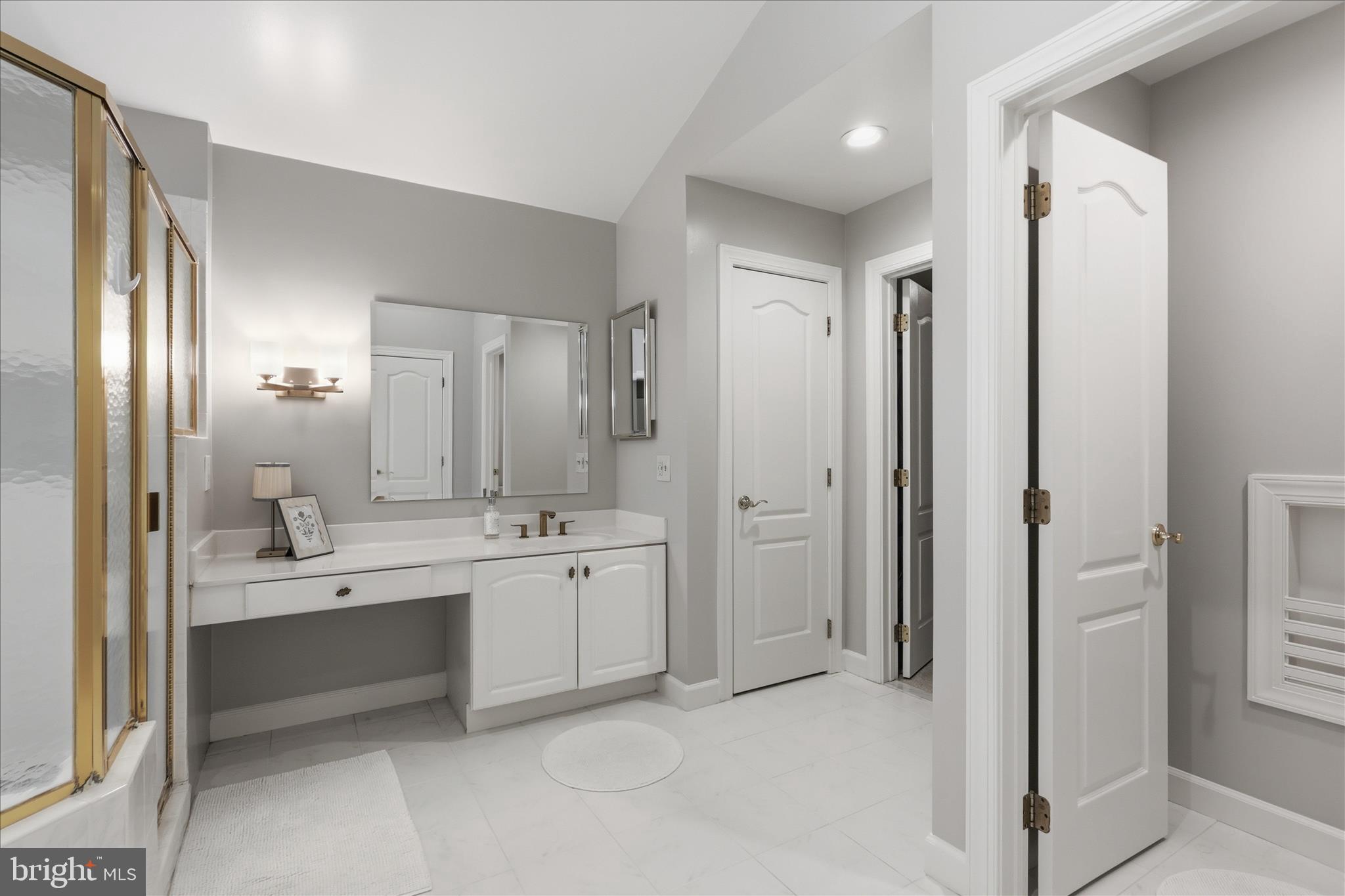 TWELVE OAKS - Residential