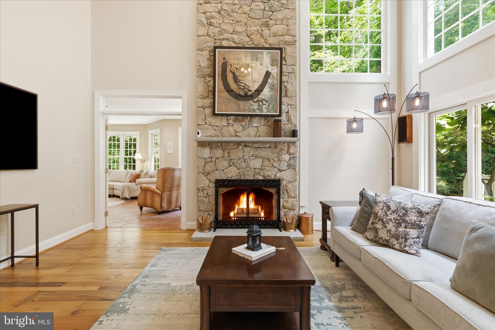 TWELVE OAKS - Residential